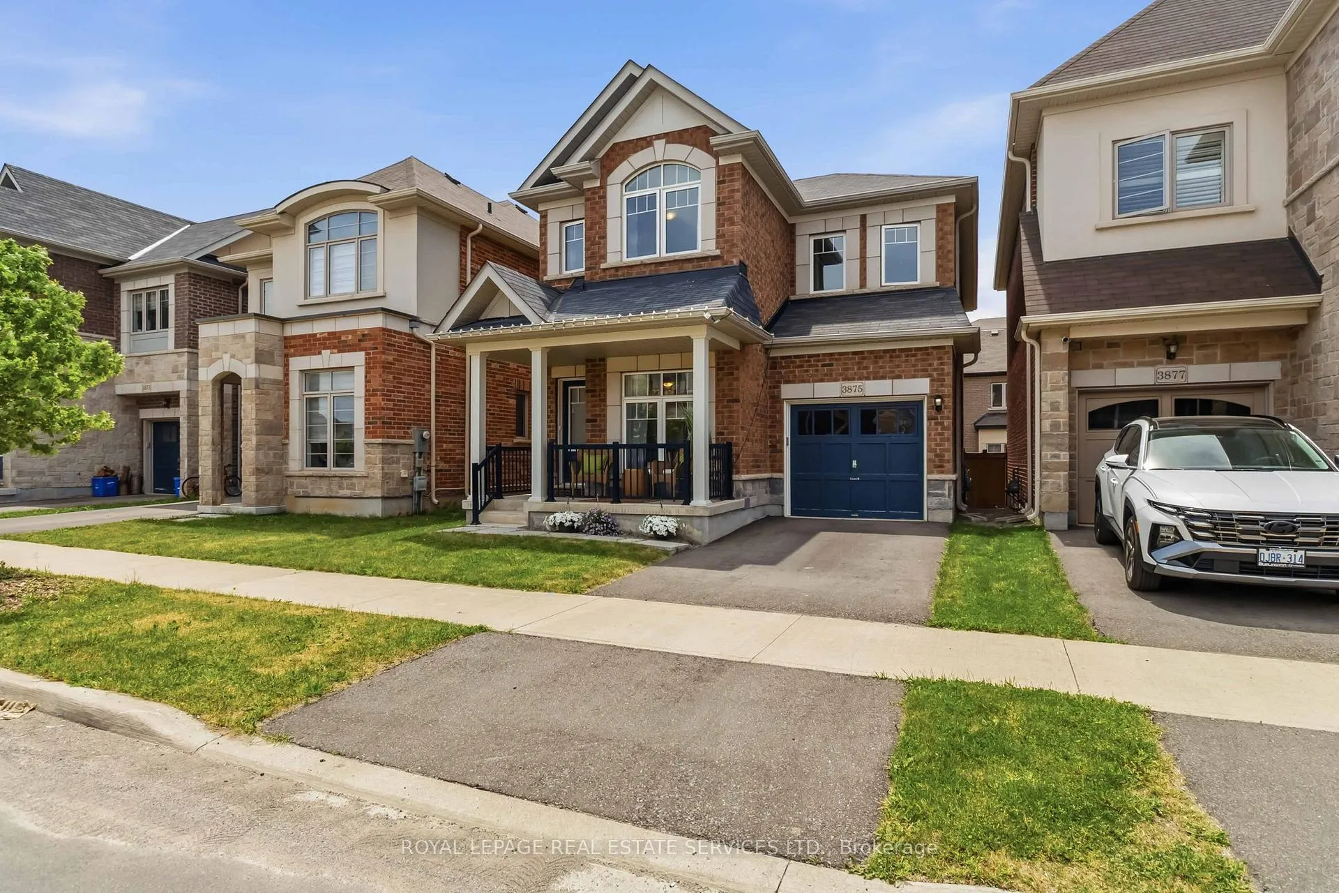 Photo 3 of 3875 Tufgar Crescent, Burlington, Alton — HOMEH