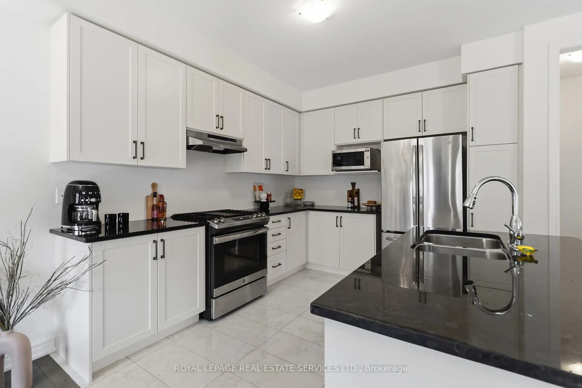Photo 18 of 3875 Tufgar Crescent, Burlington, Alton — HOMEH