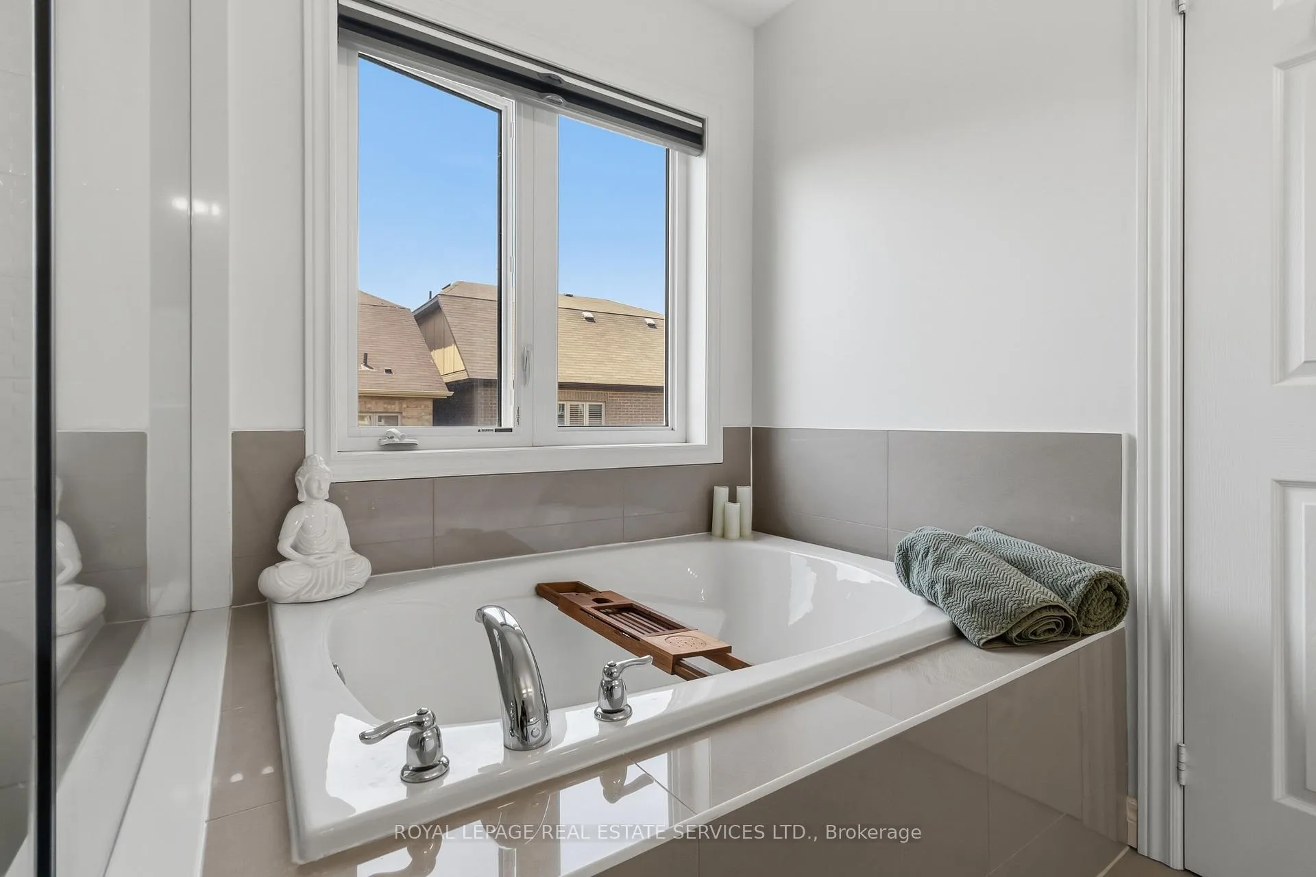 Photo 27 of 3875 Tufgar Crescent, Burlington, Alton — HOMEH