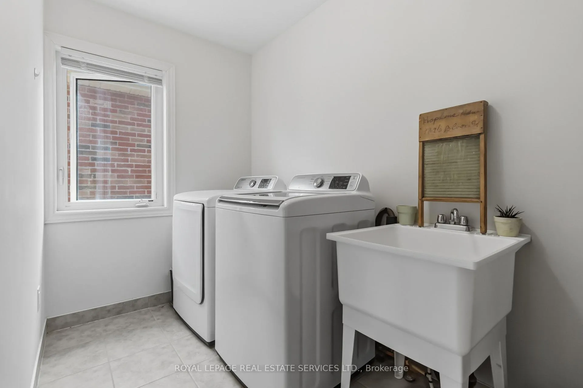 Photo 36 of 3875 Tufgar Crescent, Burlington, Alton — HOMEH