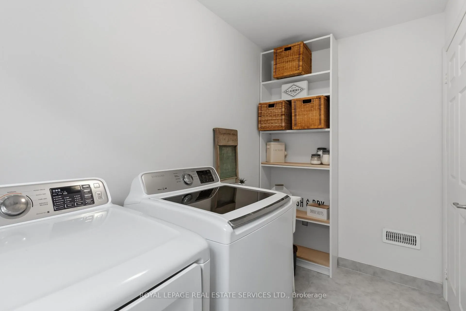 Photo 37 of 3875 Tufgar Crescent, Burlington, Alton — HOMEH