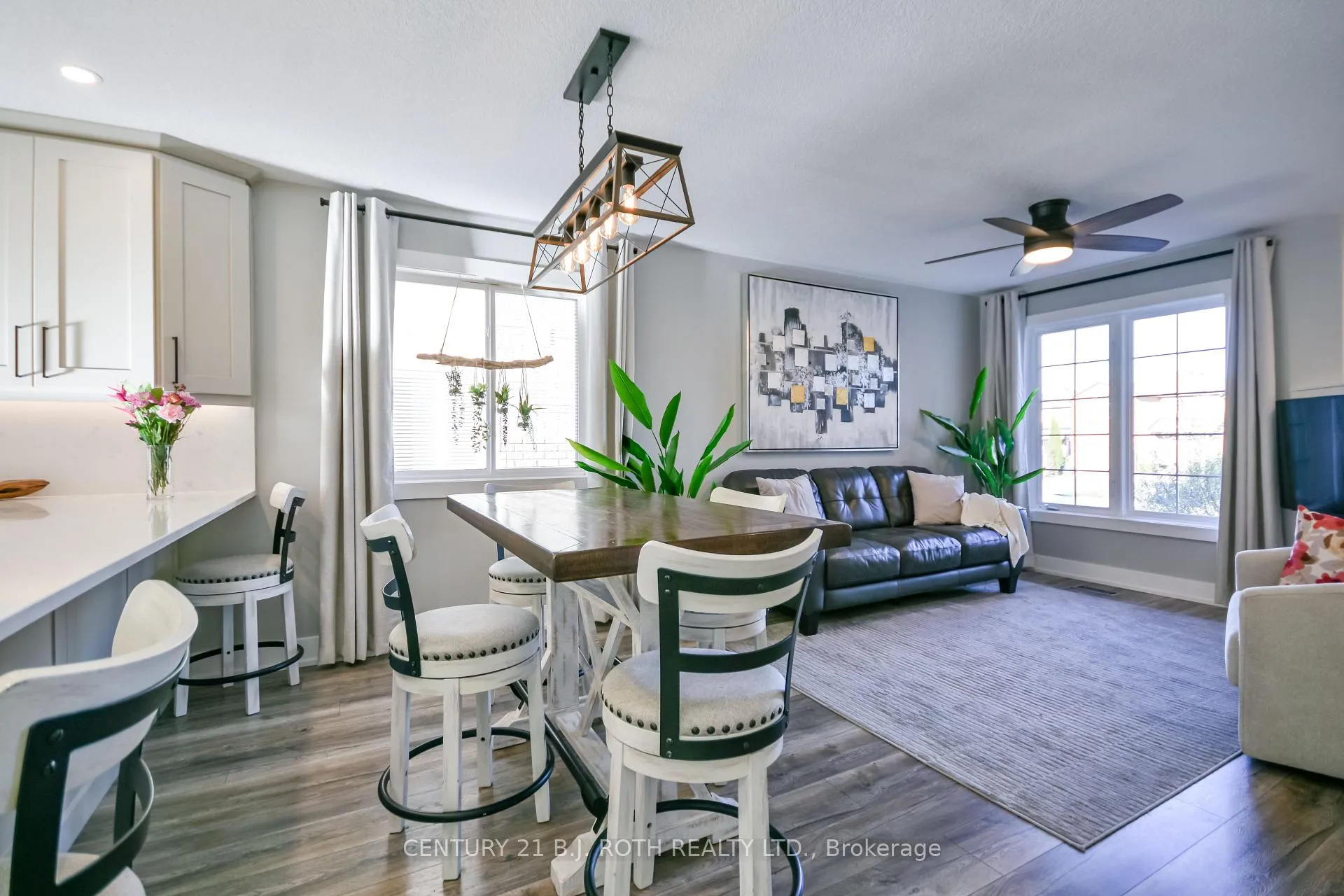 Photo 9 of 27 Claire Drive, Barrie, Painswick South — HOMEH