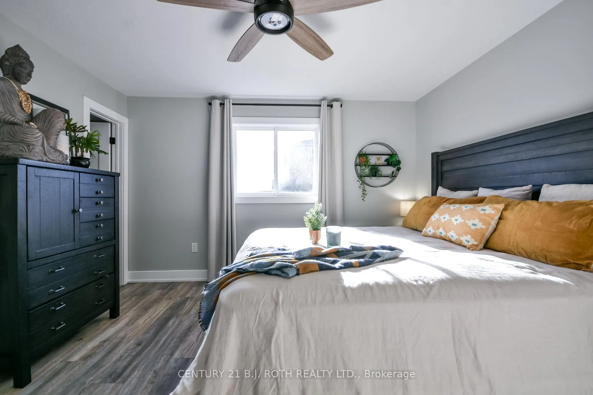 Photo 23 of 27 Claire Drive, Barrie, Painswick South — HOMEH