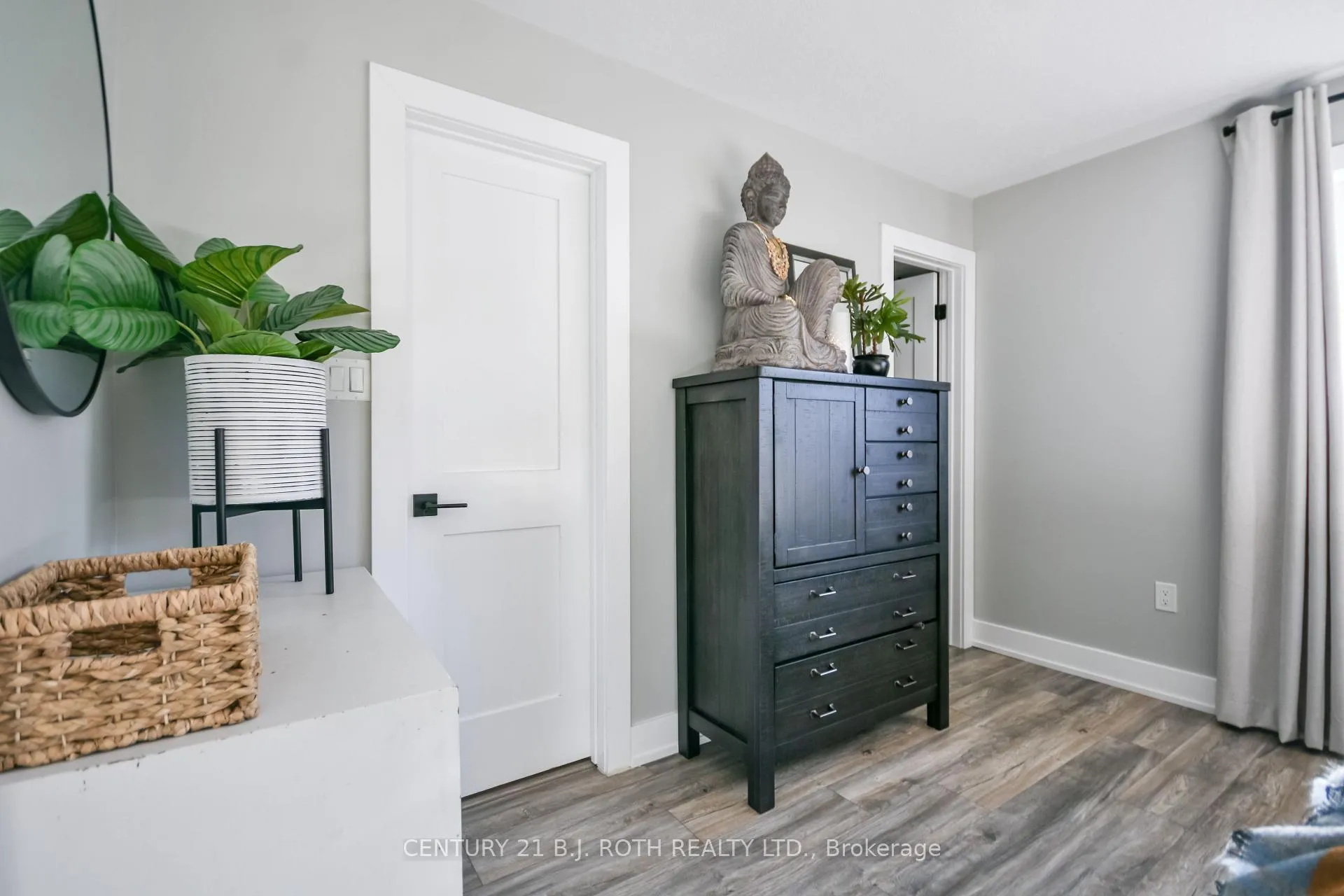 Photo 25 of 27 Claire Drive, Barrie, Painswick South — HOMEH