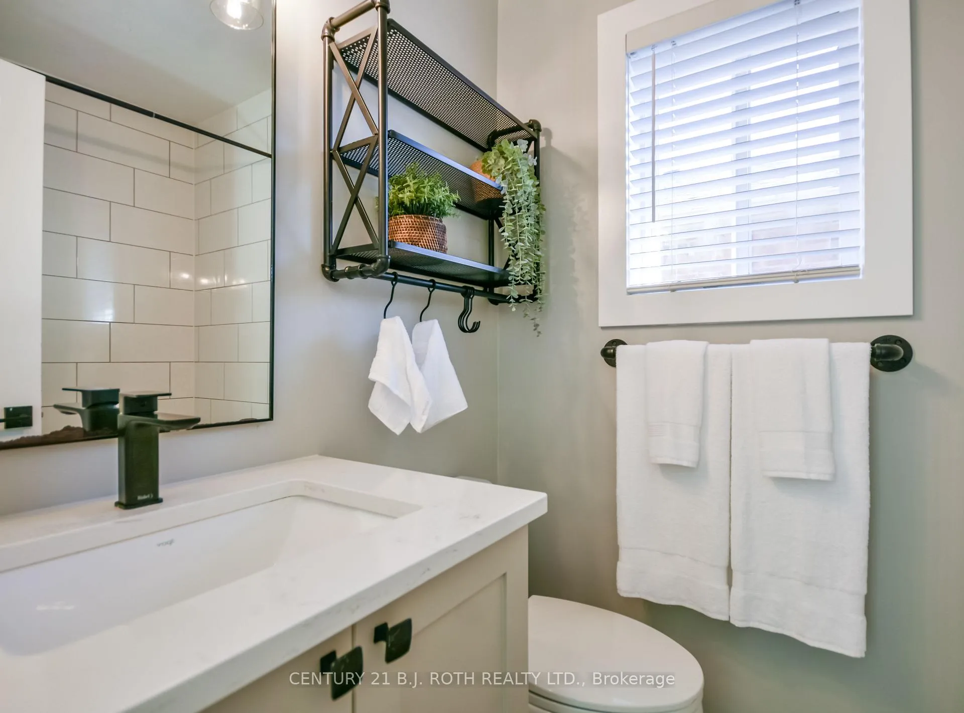 Photo 27 of 27 Claire Drive, Barrie, Painswick South — HOMEH