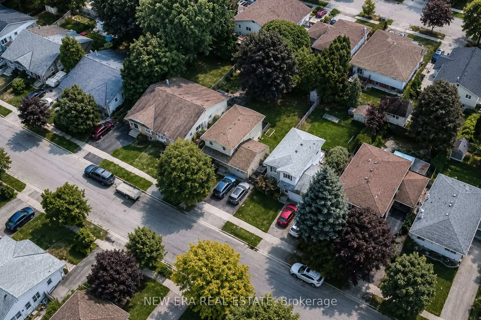 Photo 3 of 23 Sulky Road, Brantford, Lynden Hills — HOMEH
