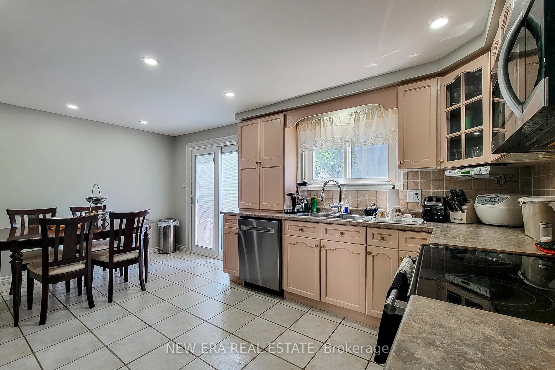 Photo 23 of 23 Sulky Road, Brantford, Lynden Hills — HOMEH