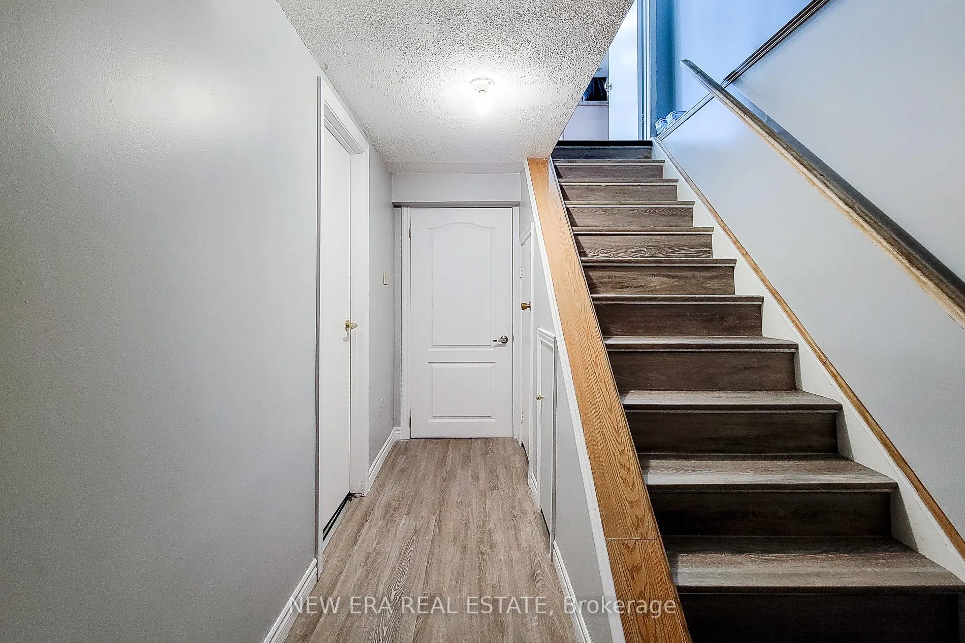 Photo 32 of 23 Sulky Road, Brantford, Lynden Hills — HOMEH