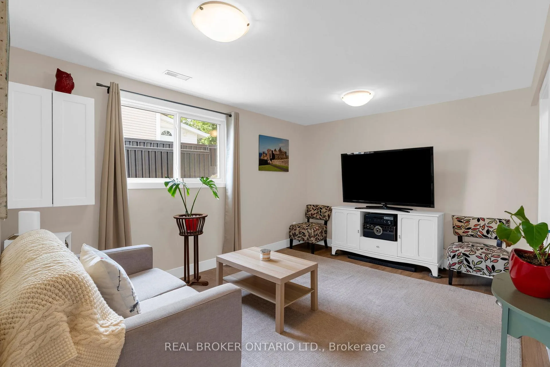 Photo 14 of 50 Browning Trail, Barrie, Letitia Heights — HOMEH