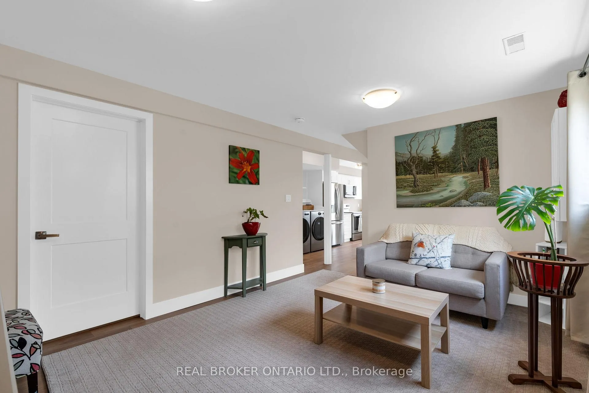 Photo 15 of 50 Browning Trail, Barrie, Letitia Heights — HOMEH
