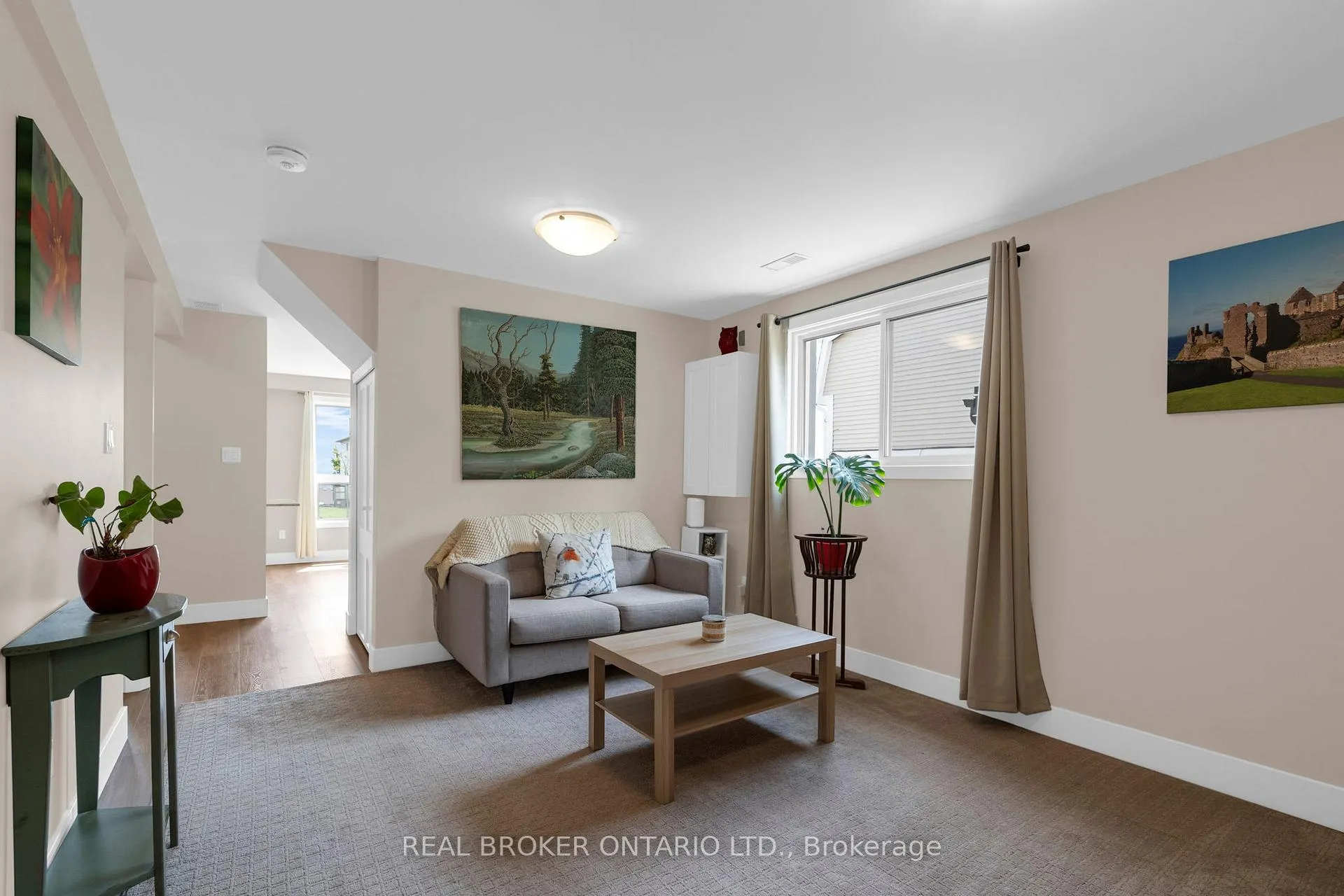 Photo 16 of 50 Browning Trail, Barrie, Letitia Heights — HOMEH