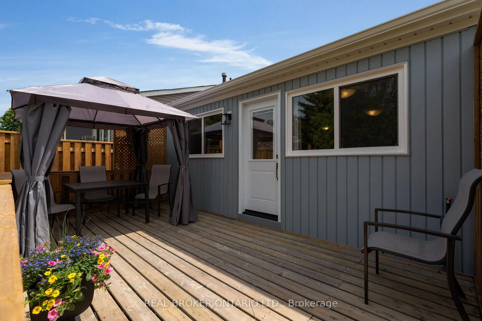 Photo 33 of 50 Browning Trail, Barrie, Letitia Heights — HOMEH