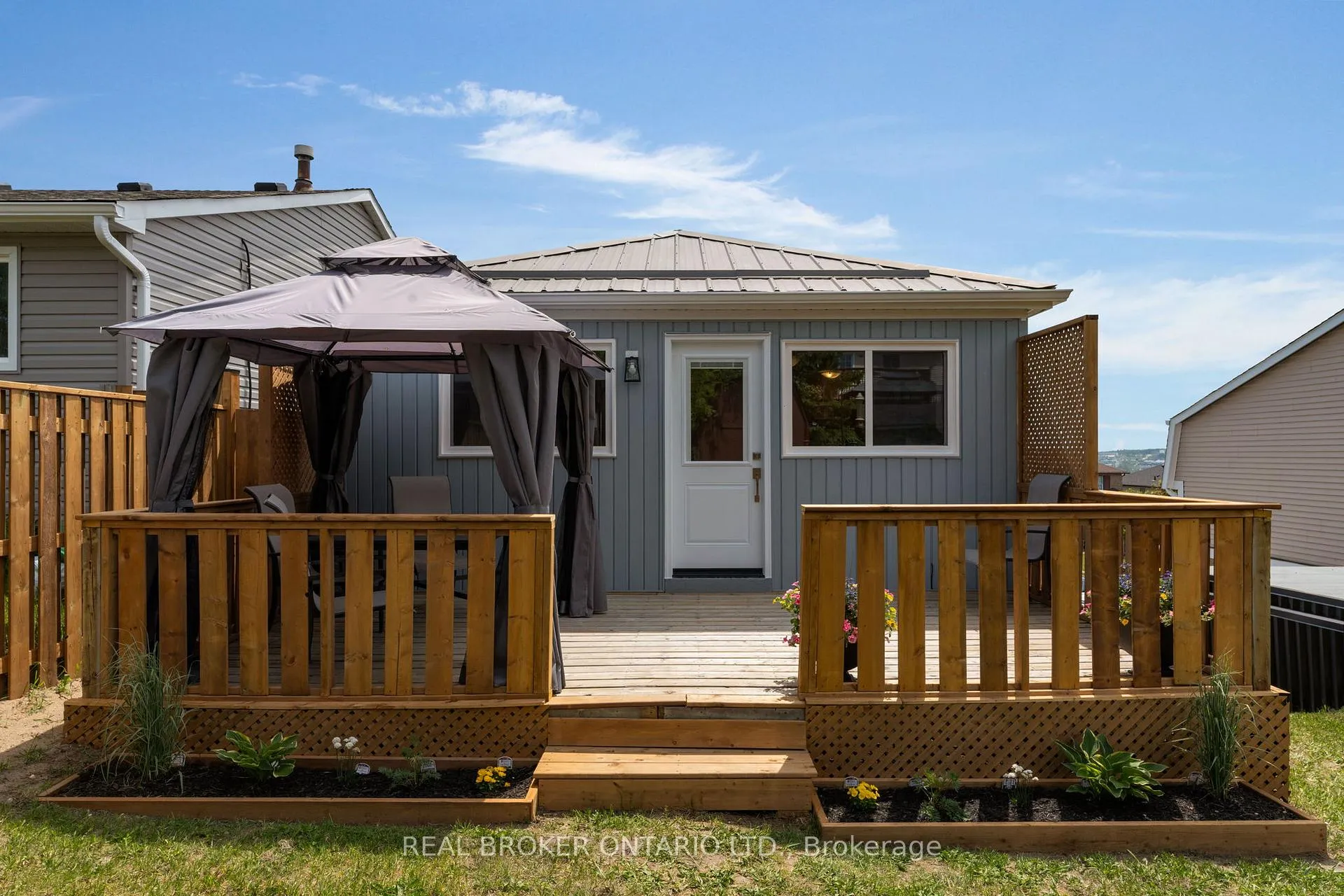 Photo 34 of 50 Browning Trail, Barrie, Letitia Heights — HOMEH
