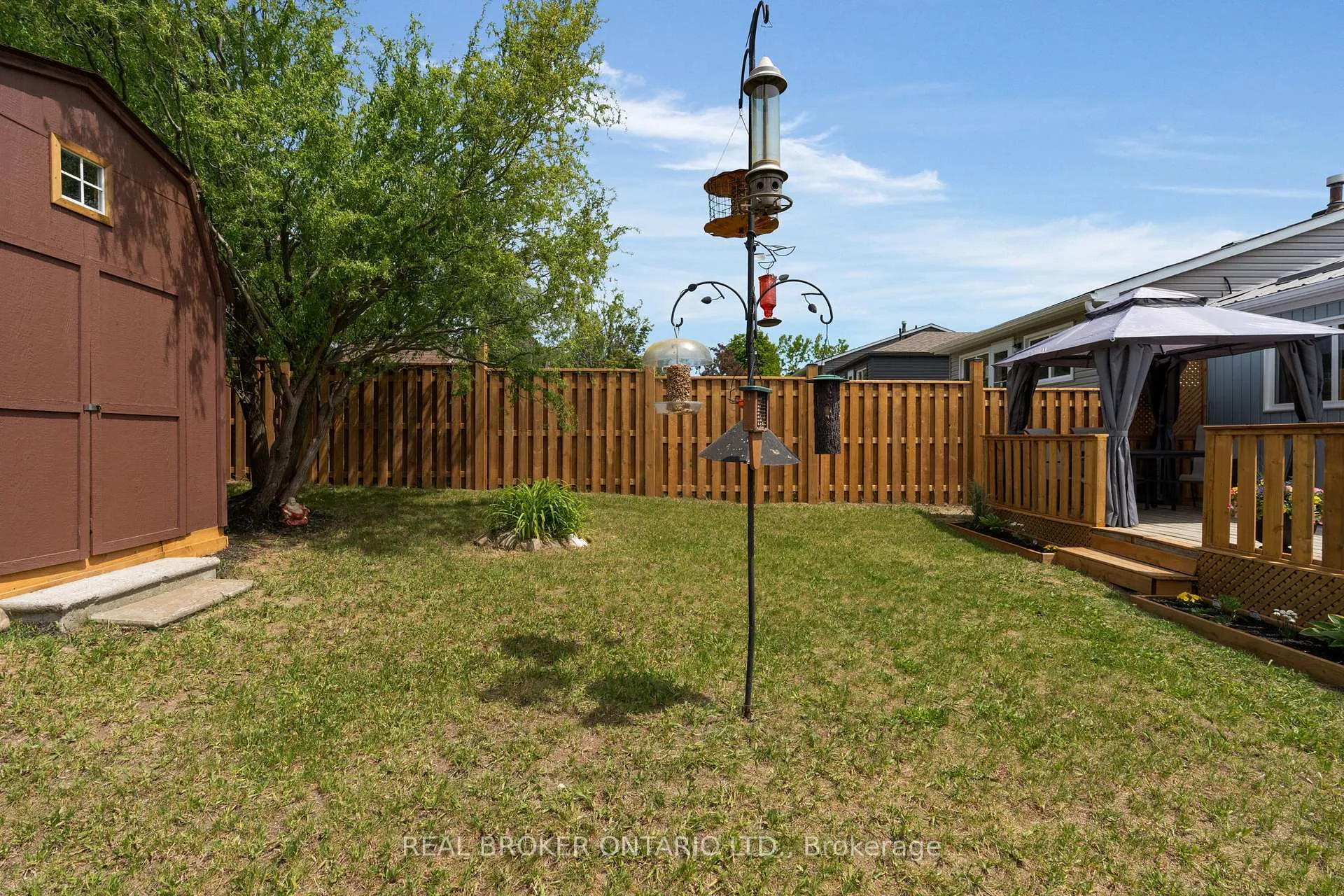 Photo 37 of 50 Browning Trail, Barrie, Letitia Heights — HOMEH