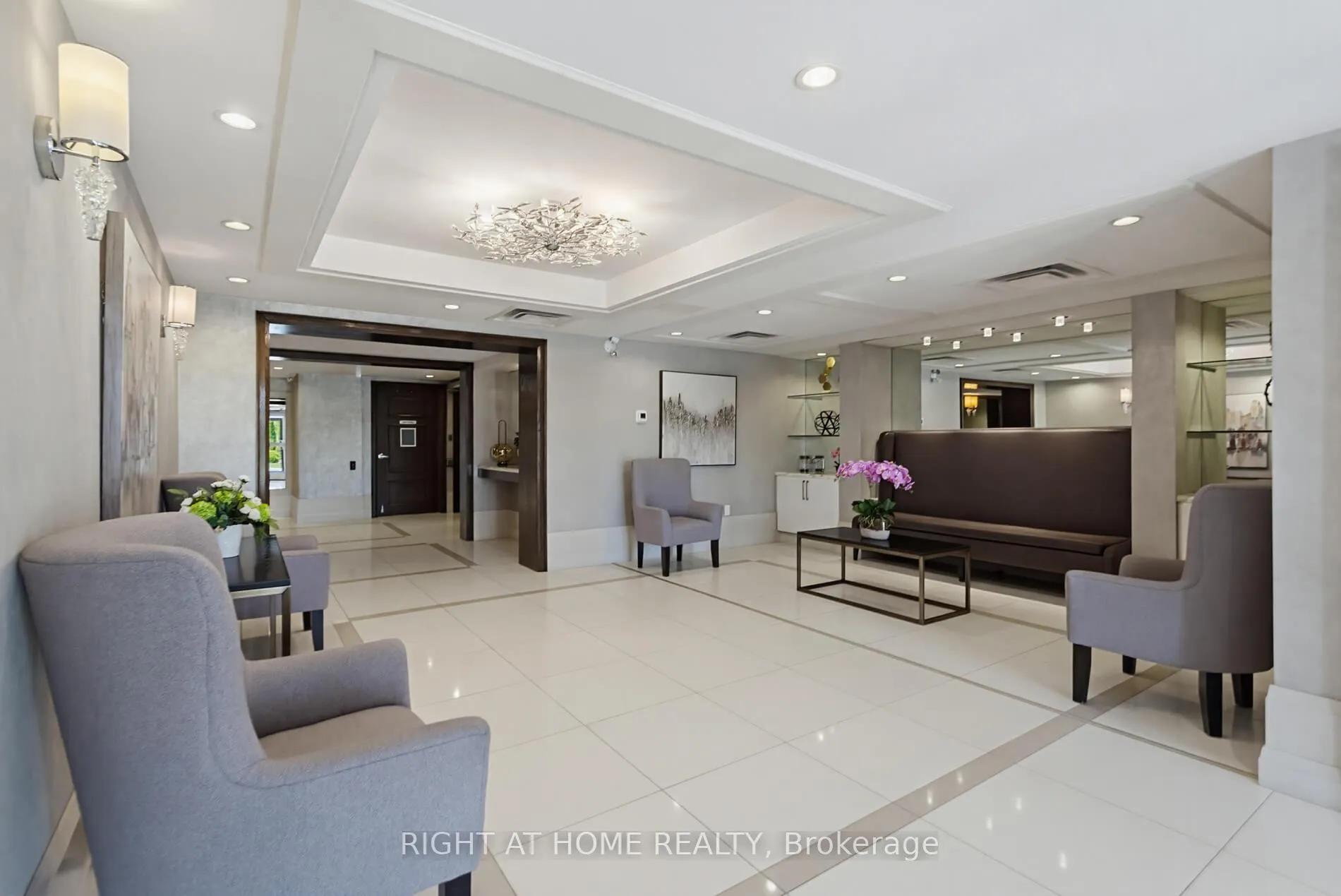 Photo 3 of Unit 318, 40 Via Rosedale, Brampton, Sandringham-Wellington — HOMEH