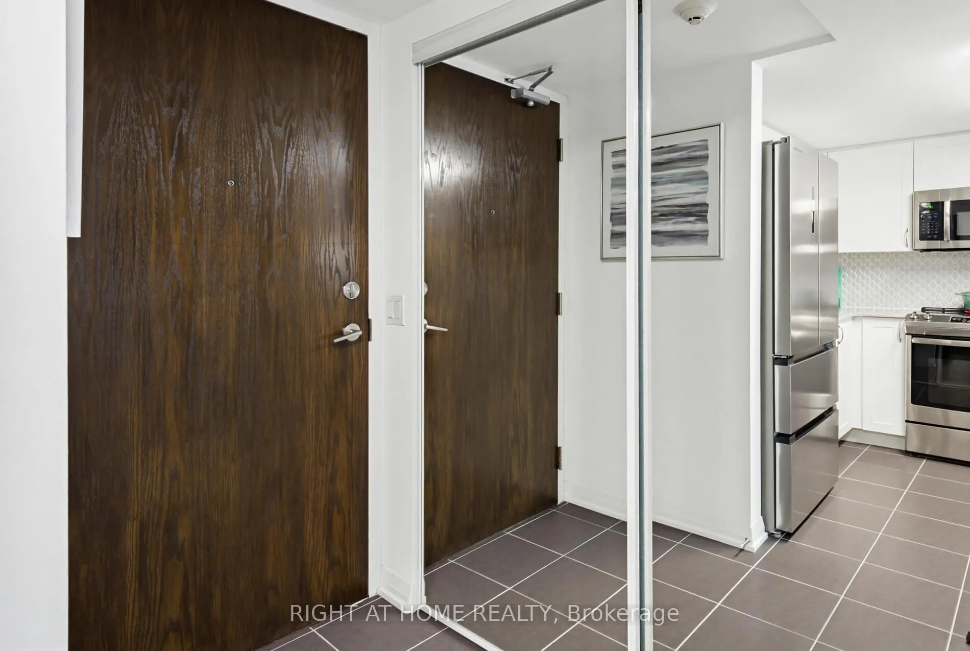 Photo 5 of Unit 318, 40 Via Rosedale, Brampton, Sandringham-Wellington — HOMEH