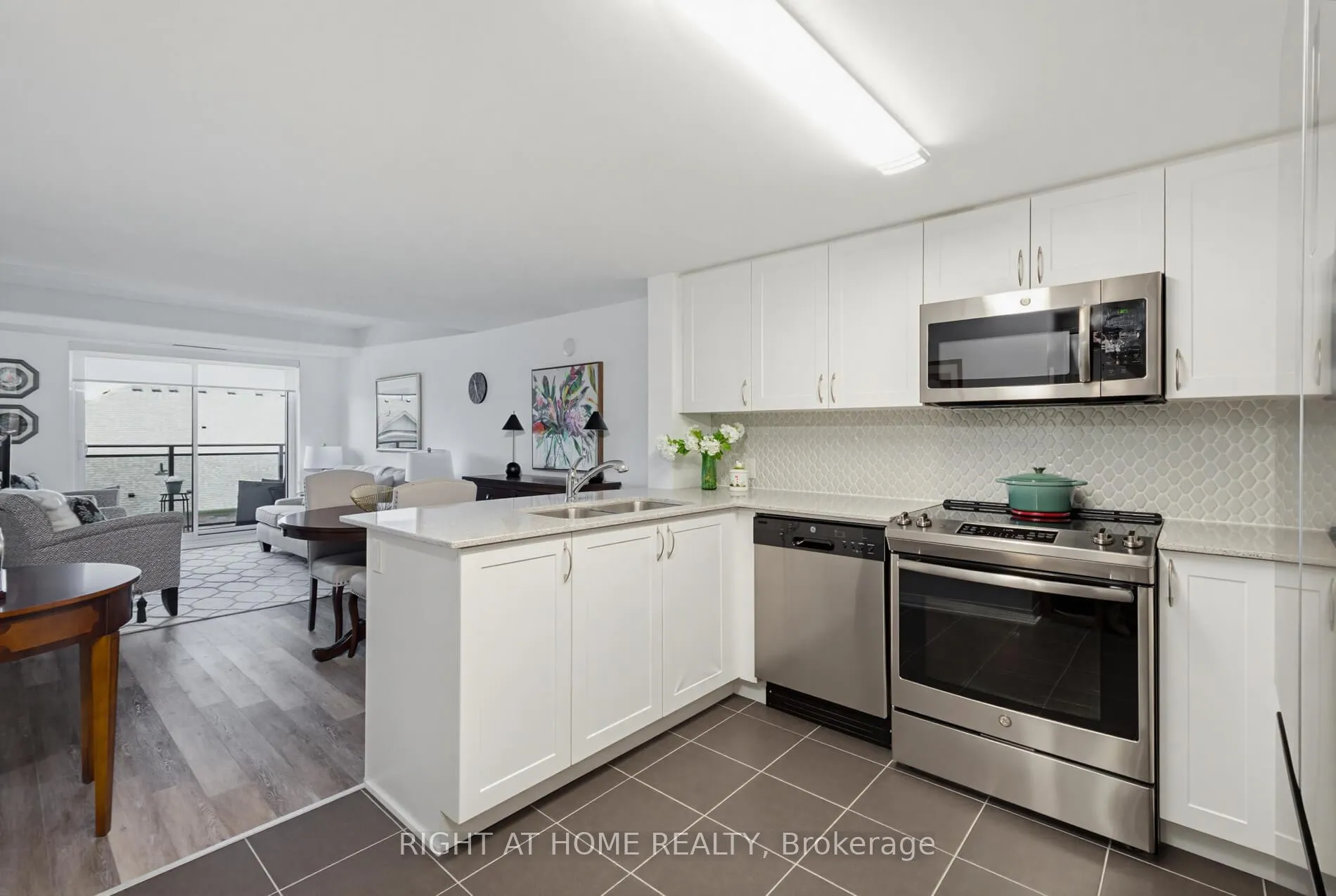 Photo 6 of Unit 318, 40 Via Rosedale, Brampton, Sandringham-Wellington — HOMEH