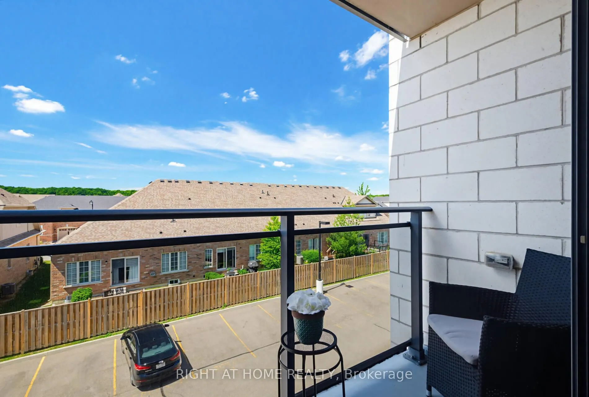 Photo 14 of Unit 318, 40 Via Rosedale, Brampton, Sandringham-Wellington — HOMEH