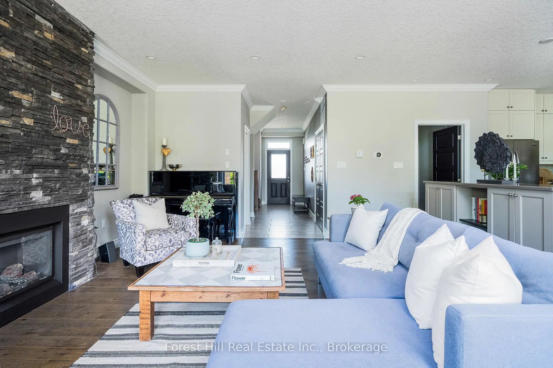 Photo 8 of 21 Marta Crescent, Barrie, Ardagh — HOMEH