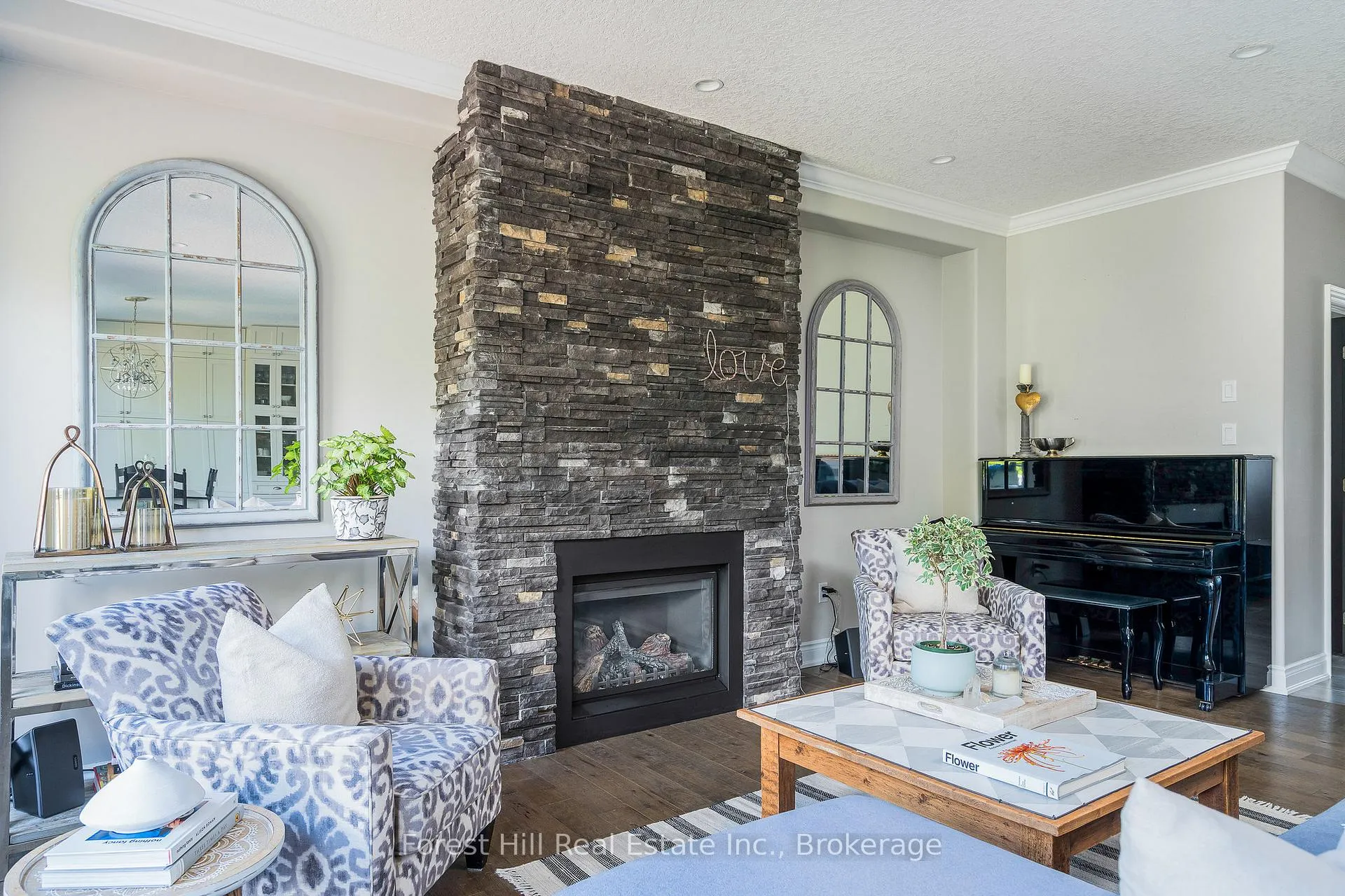 Photo 9 of 21 Marta Crescent, Barrie, Ardagh — HOMEH