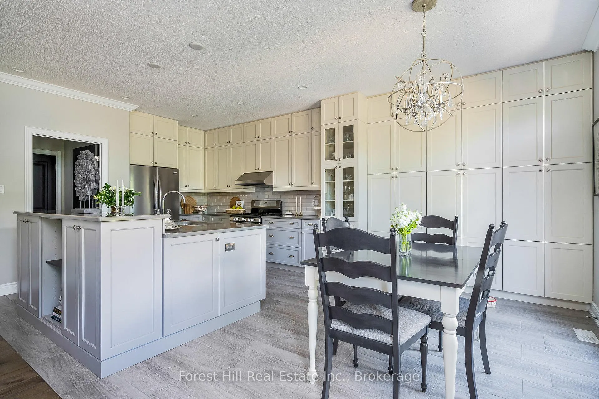 Photo 11 of 21 Marta Crescent, Barrie, Ardagh — HOMEH
