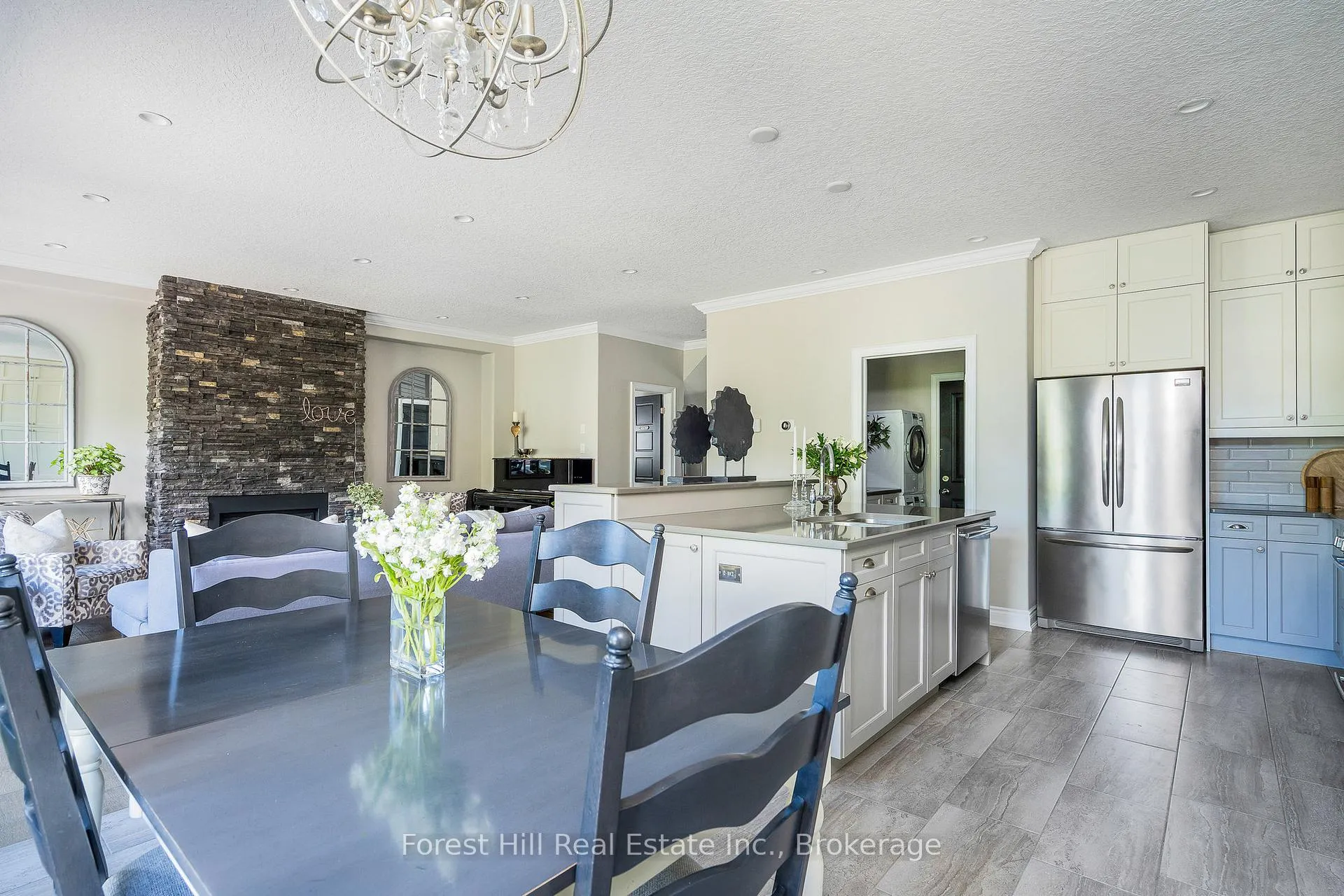 Photo 16 of 21 Marta Crescent, Barrie, Ardagh — HOMEH