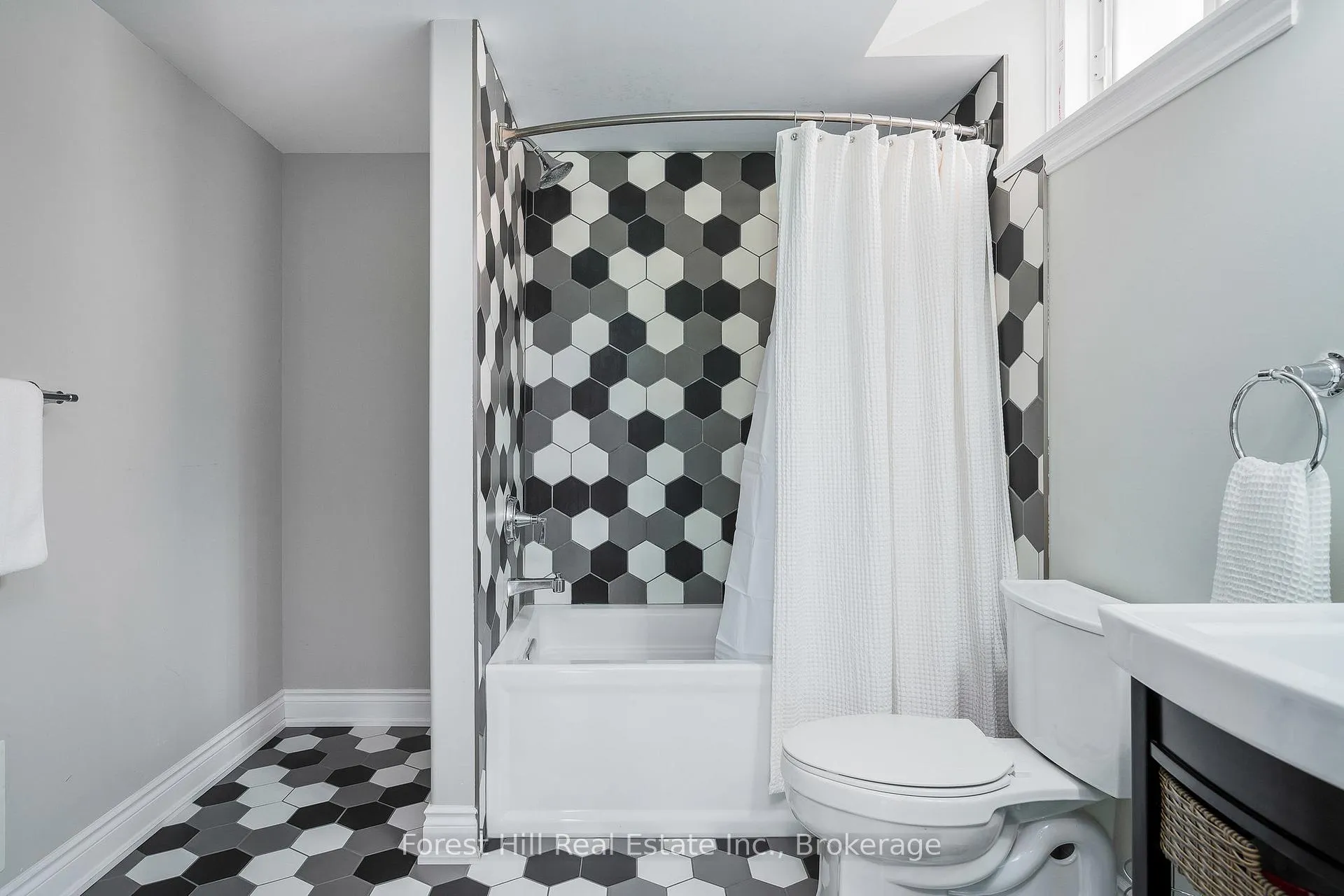 Photo 34 of 21 Marta Crescent, Barrie, Ardagh — HOMEH