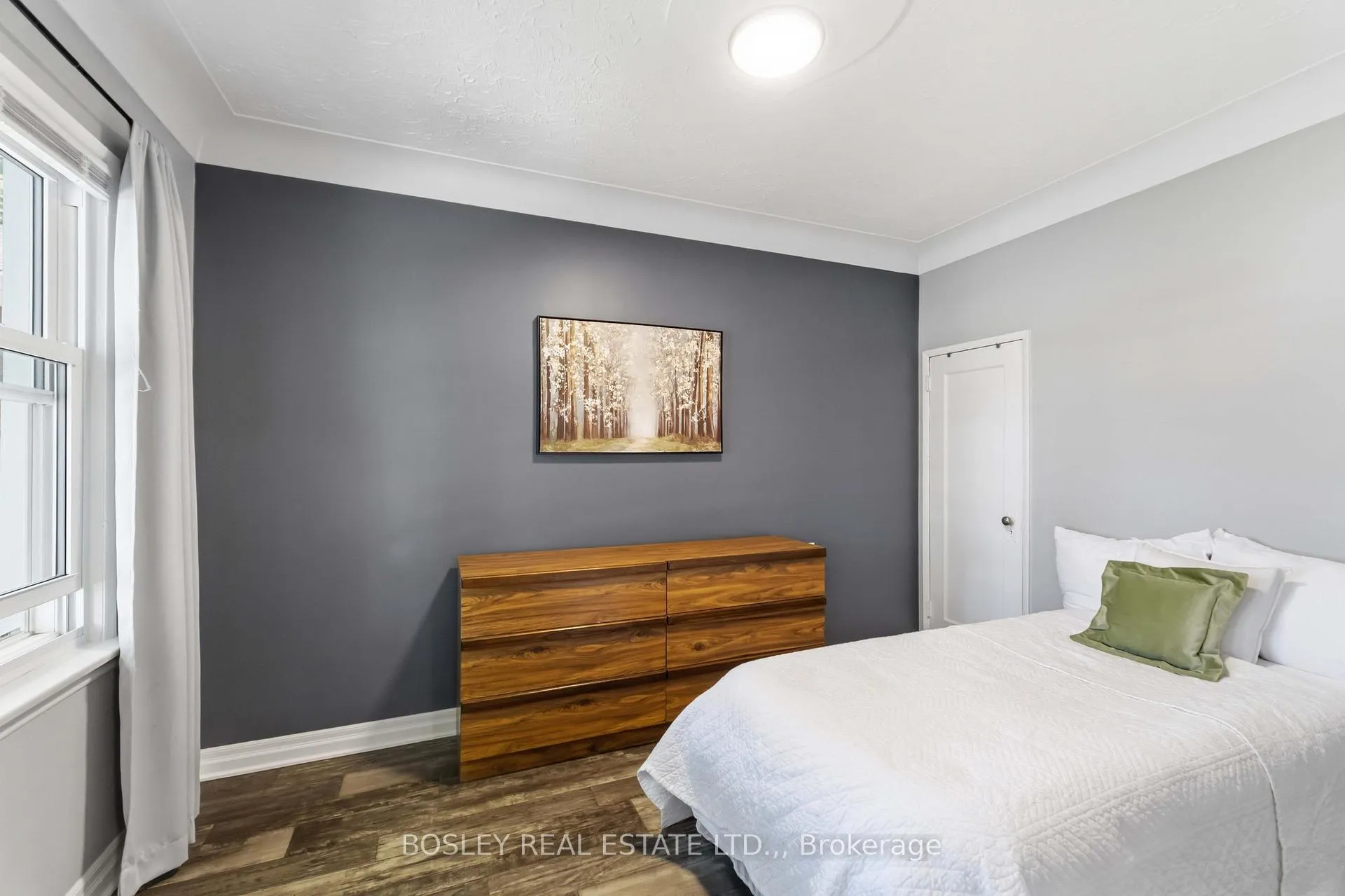 Photo 4 of 116 Haig Street, St. Catharines, Haig — HOMEH
