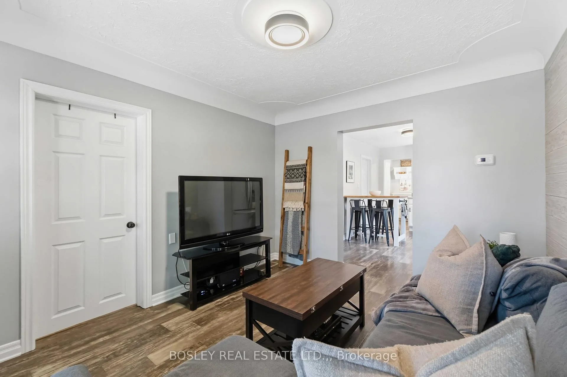 Photo 8 of 116 Haig Street, St. Catharines, Haig — HOMEH