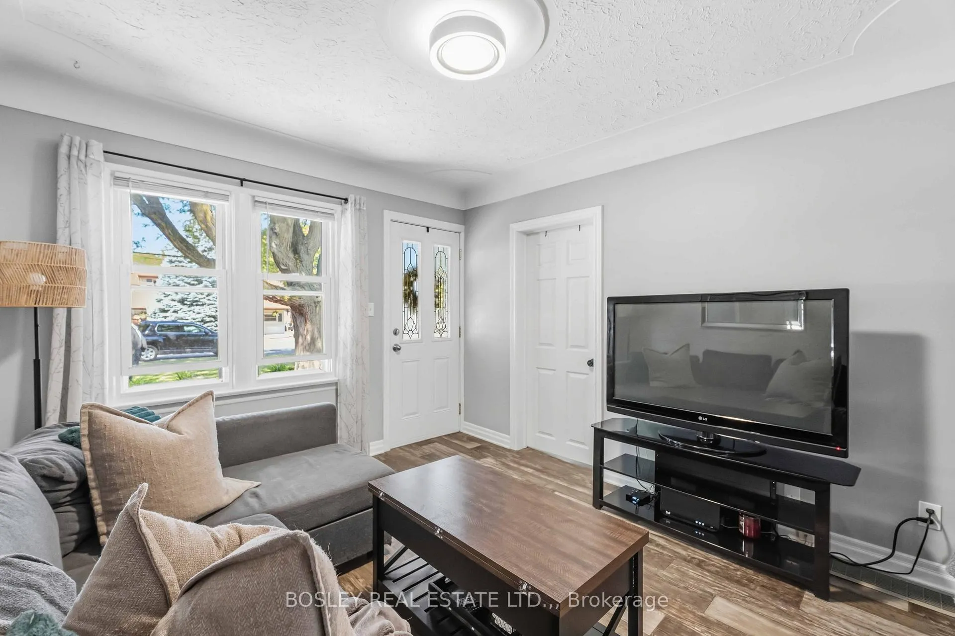 Photo 10 of 116 Haig Street, St. Catharines, Haig — HOMEH