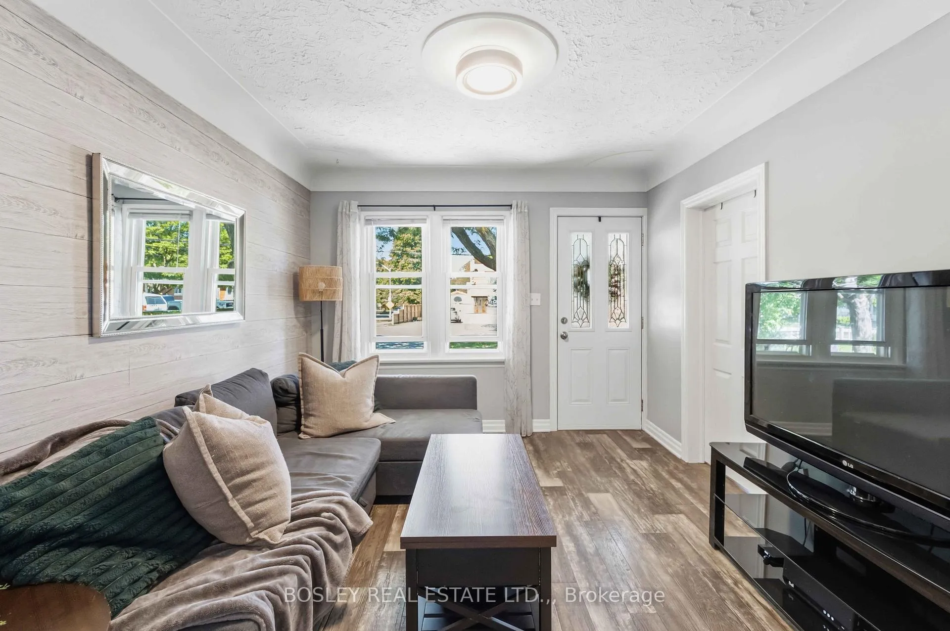 Photo 11 of 116 Haig Street, St. Catharines, Haig — HOMEH