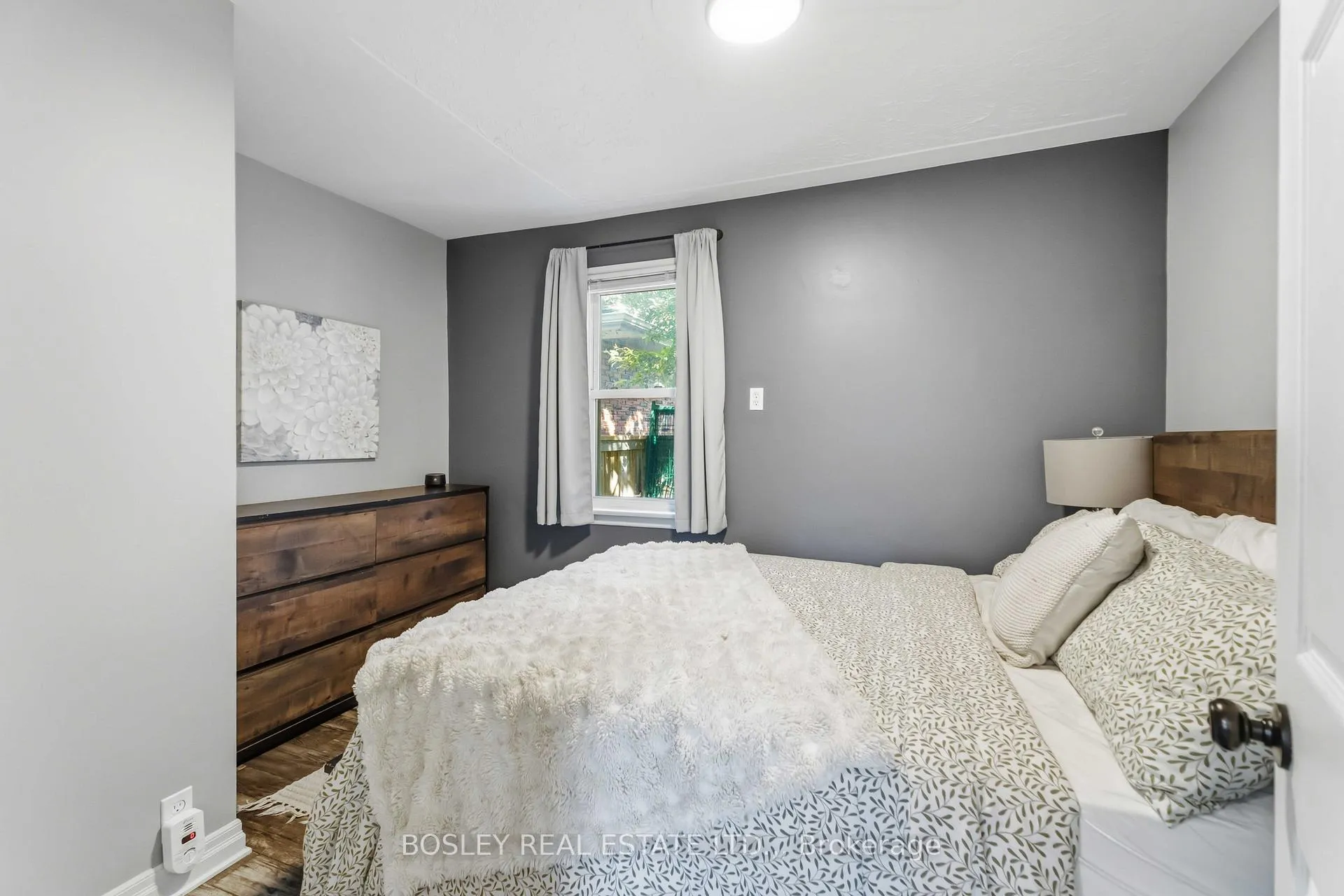 Photo 23 of 116 Haig Street, St. Catharines, Haig — HOMEH