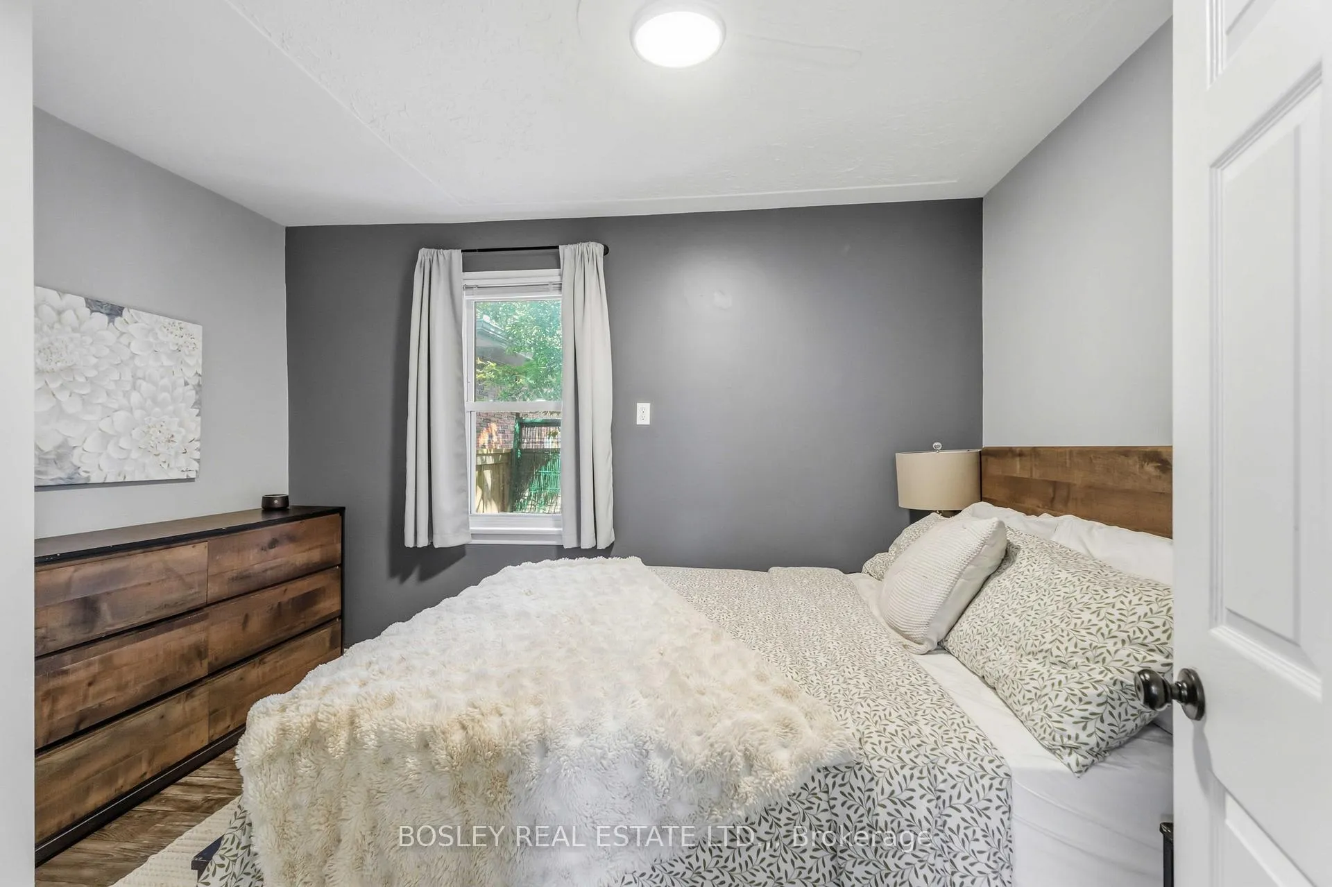 Photo 24 of 116 Haig Street, St. Catharines, Haig — HOMEH