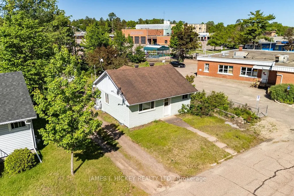 Photo 2 of 6 Hillcrest Avenue, Deep River — HOMEH