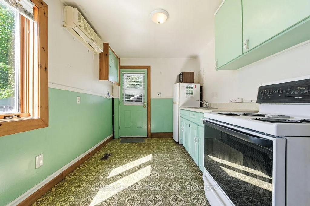 Photo 5 of 6 Hillcrest Avenue, Deep River — HOMEH