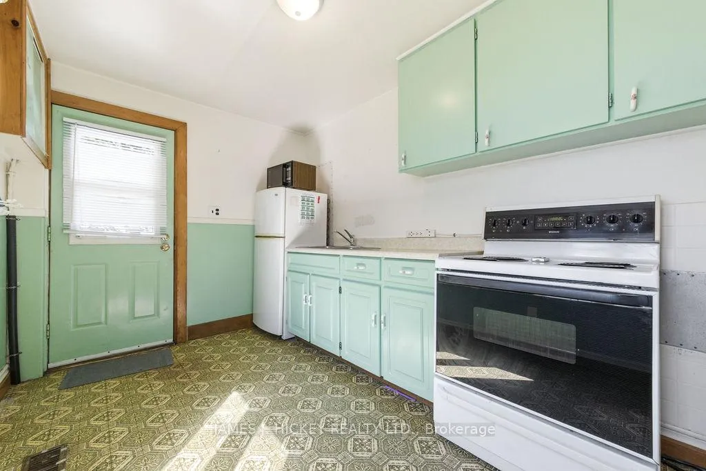 Photo 8 of 6 Hillcrest Avenue, Deep River — HOMEH