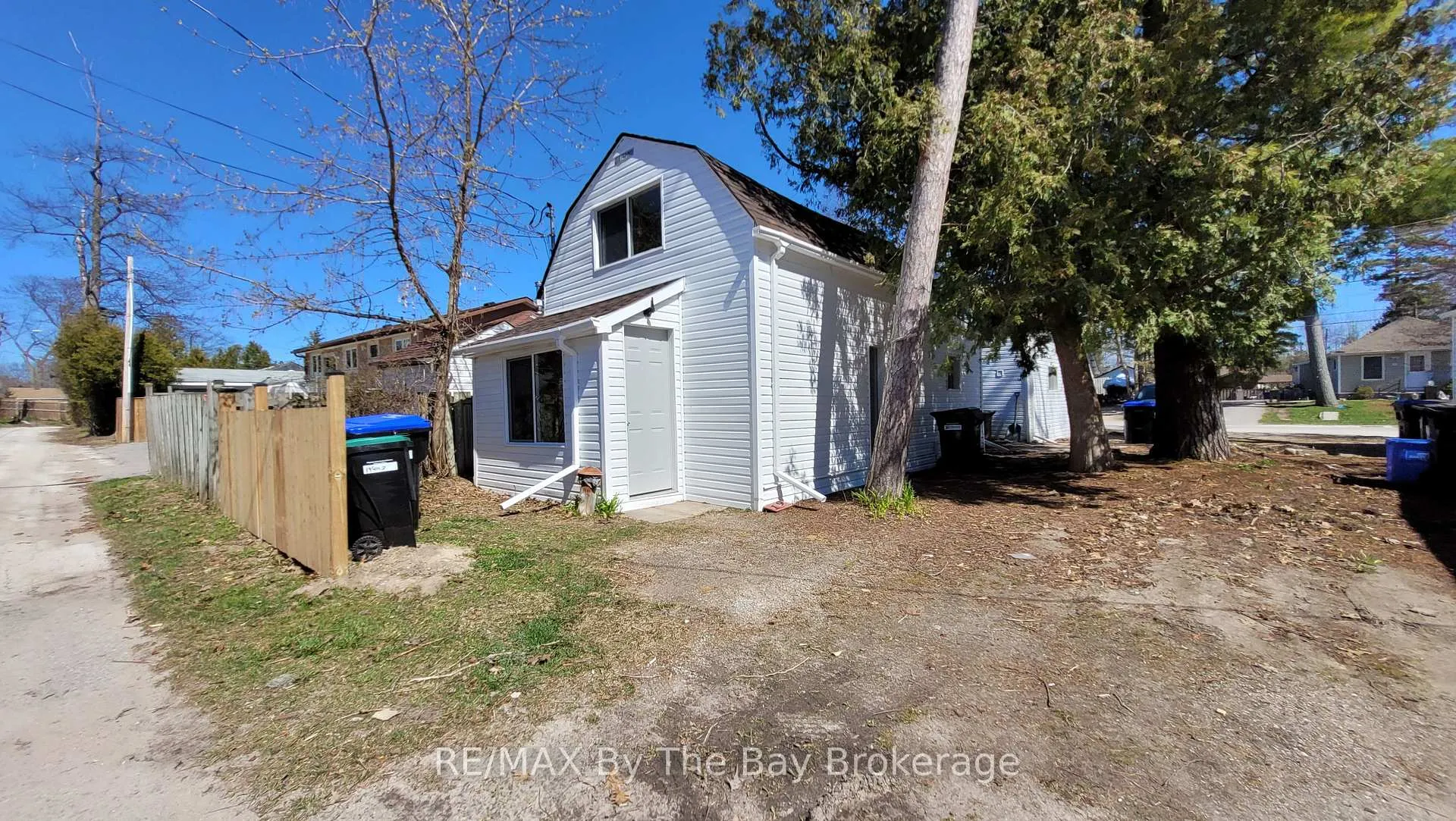Photo 1 of 19 Glen Street, Wasaga Beach — HOMEH