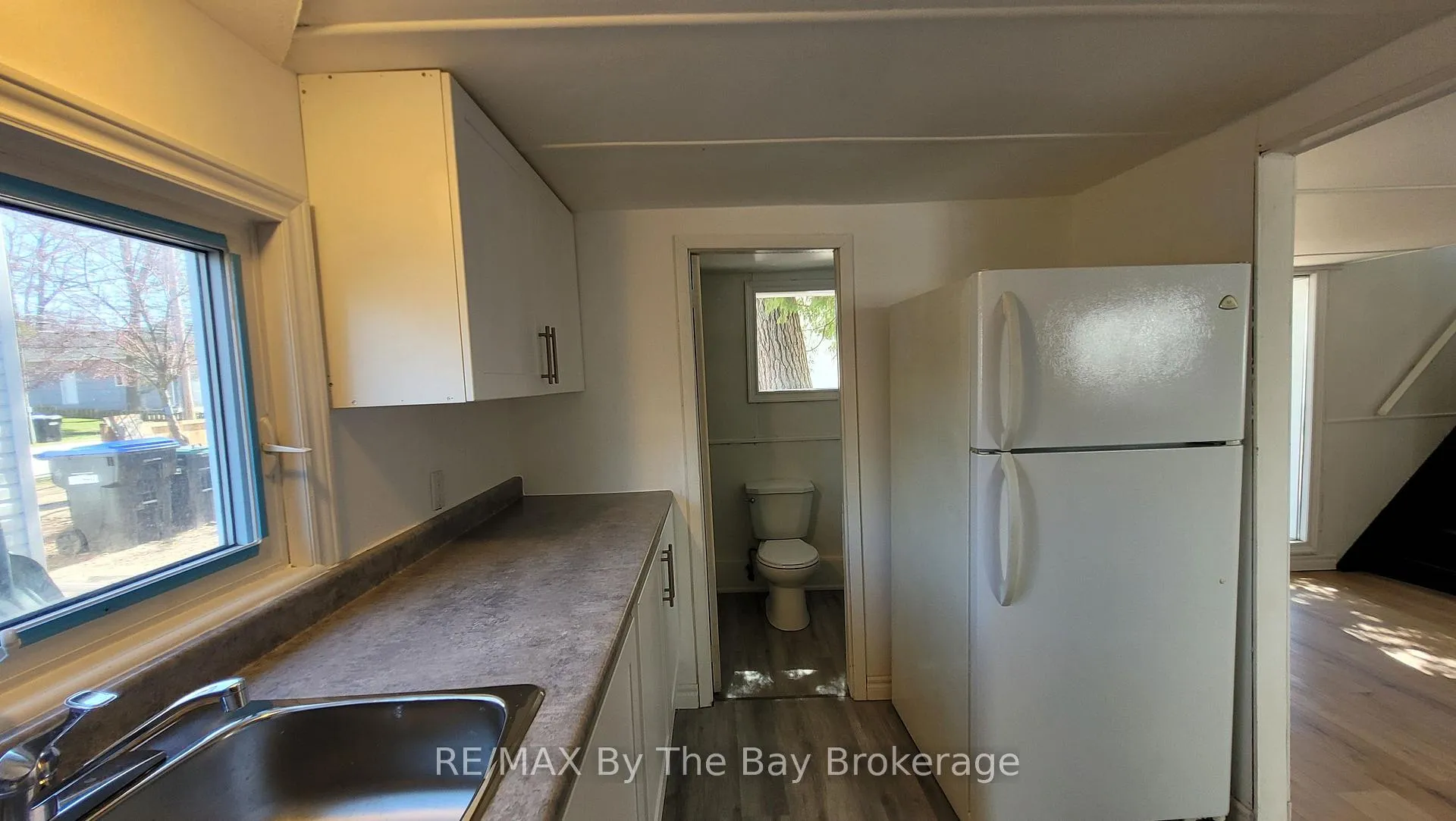 Photo 3 of 19 Glen Street, Wasaga Beach — HOMEH