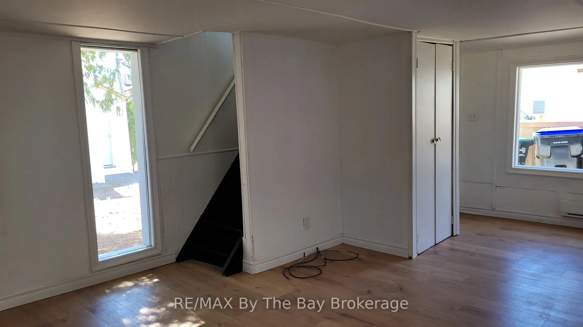 Photo 6 of 19 Glen Street, Wasaga Beach — HOMEH