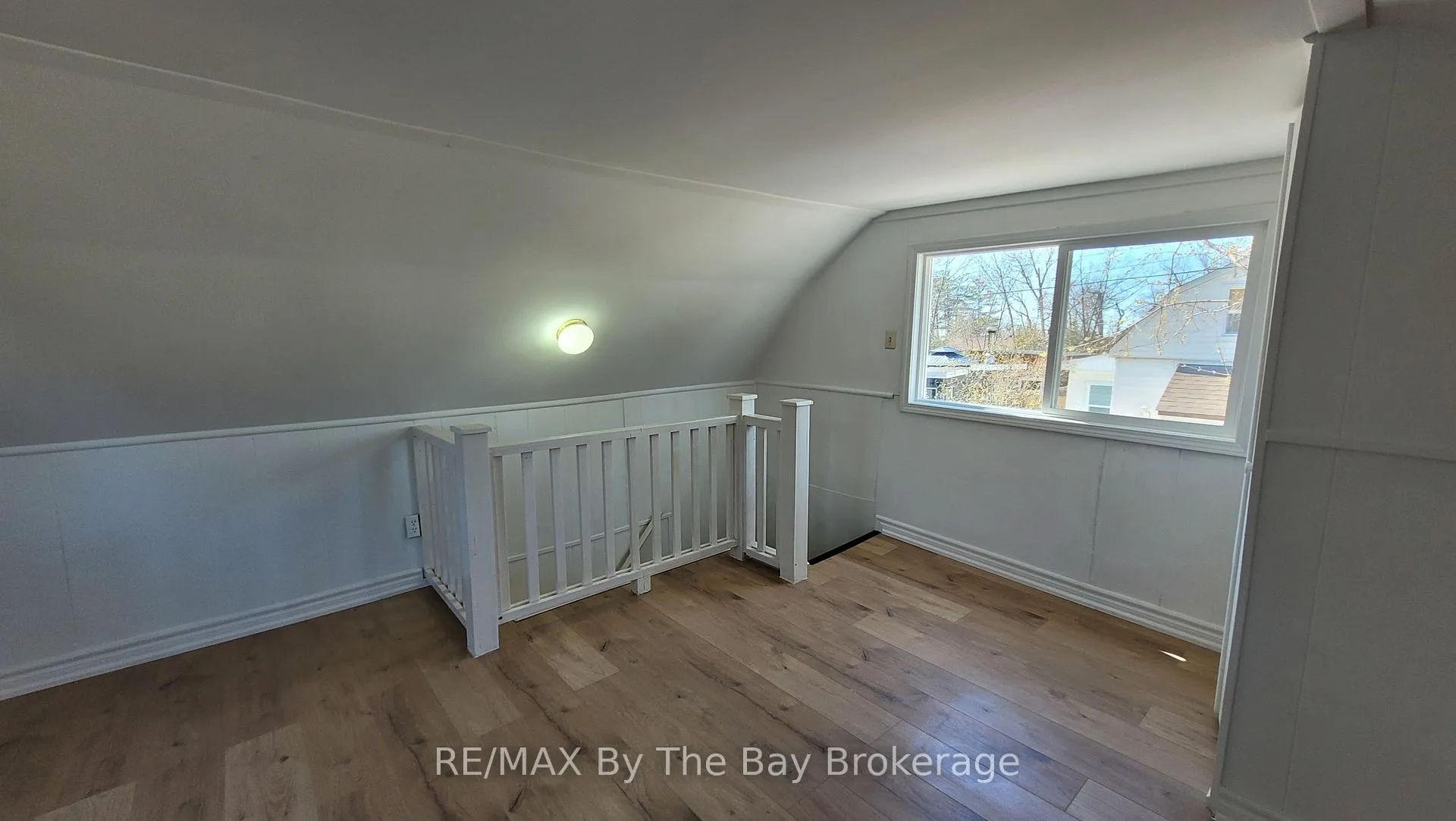 Photo 12 of 19 Glen Street, Wasaga Beach — HOMEH