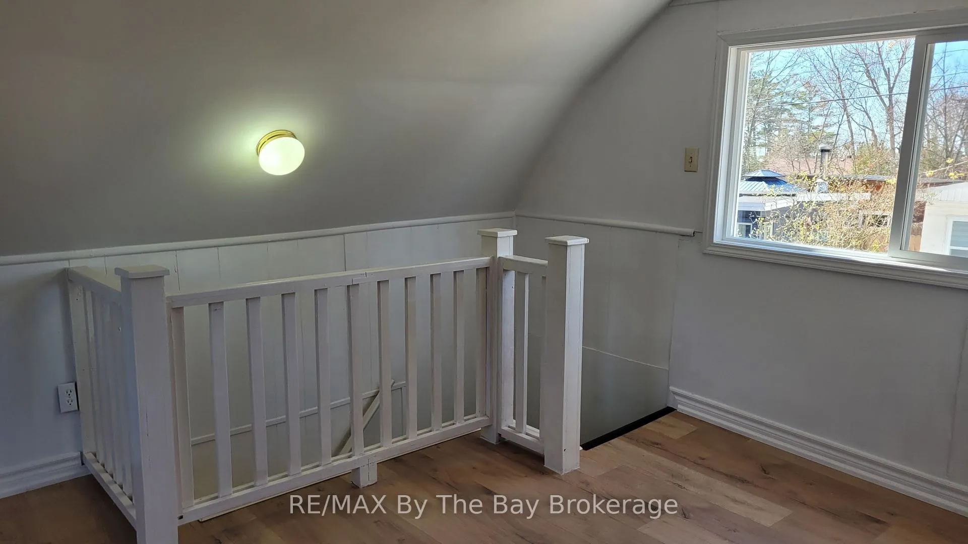 Photo 13 of 19 Glen Street, Wasaga Beach — HOMEH