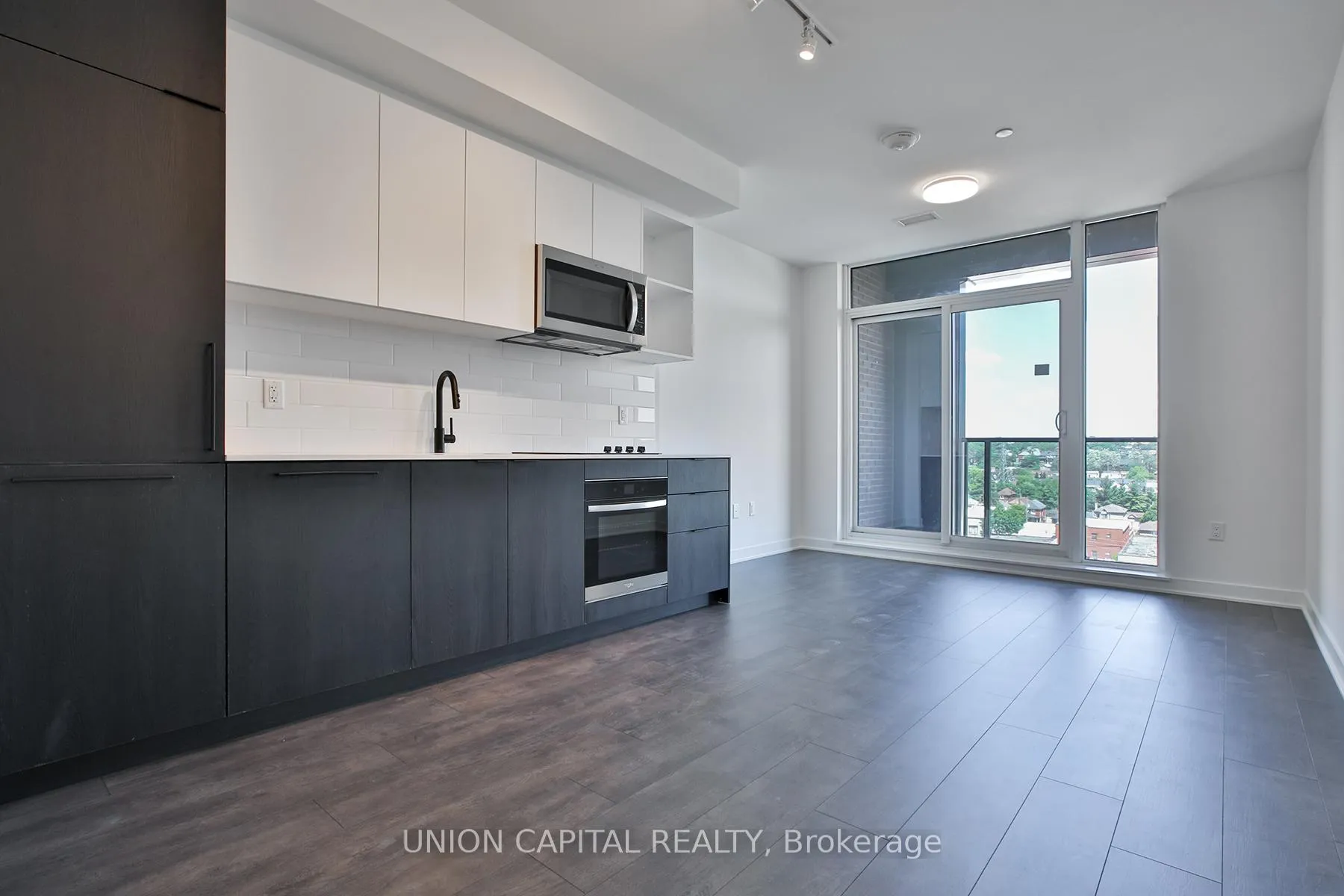Front of Unit 717, 1185 Dupont Street
