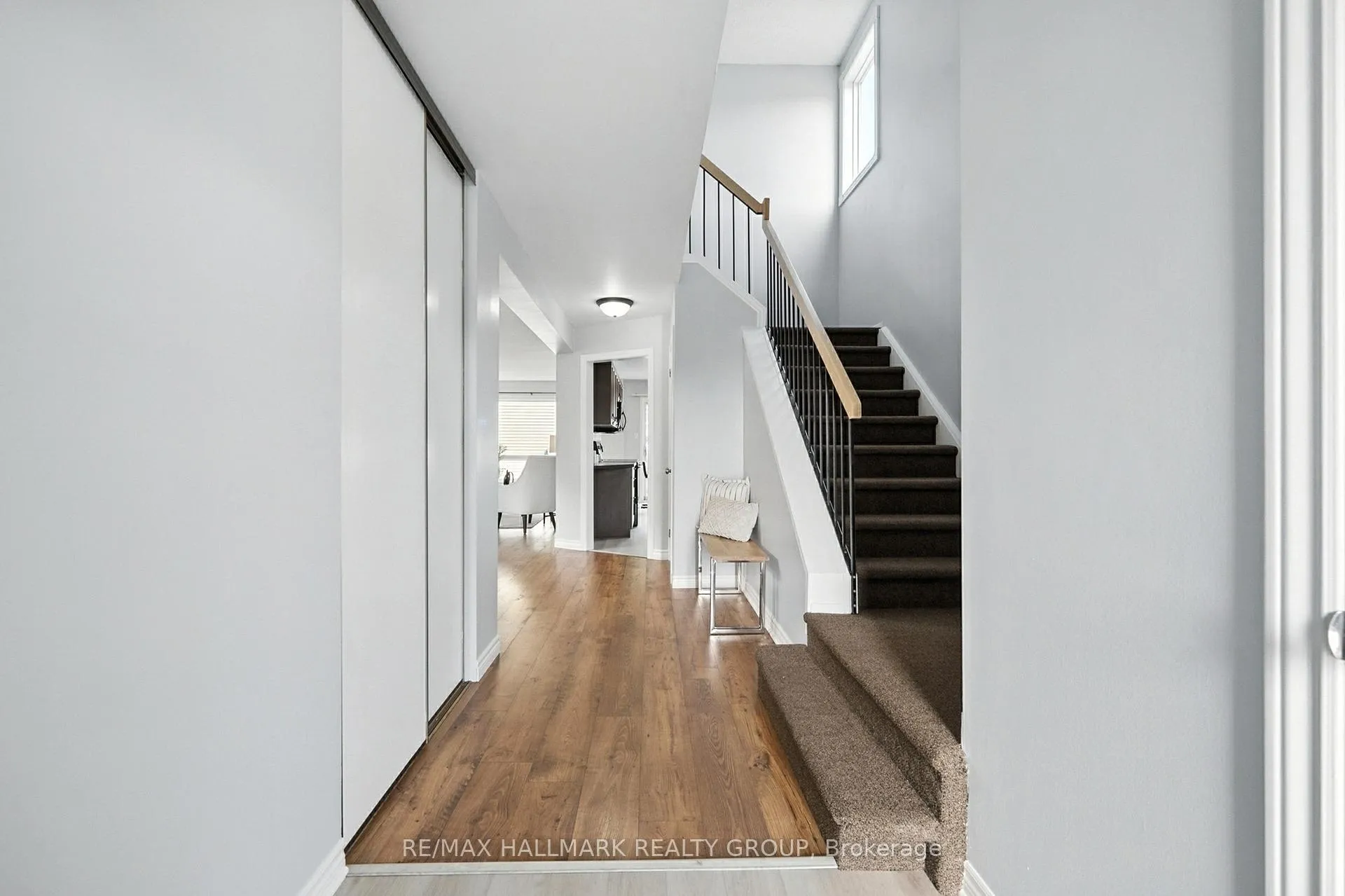 Photo 2 of 55 Fair Oaks Crescent, Ottawa, Craig Henry/Woodvale — HOMEH
