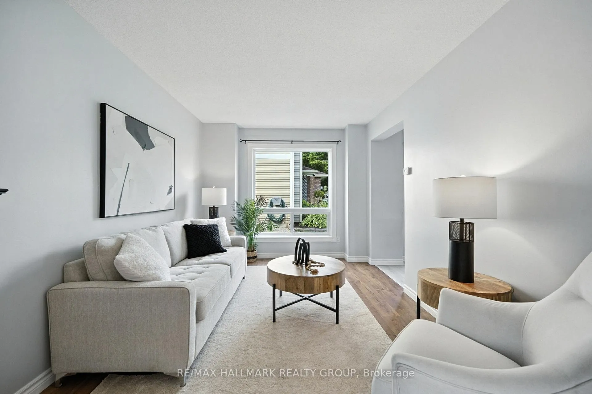 Photo 7 of 55 Fair Oaks Crescent, Ottawa, Craig Henry/Woodvale — HOMEH