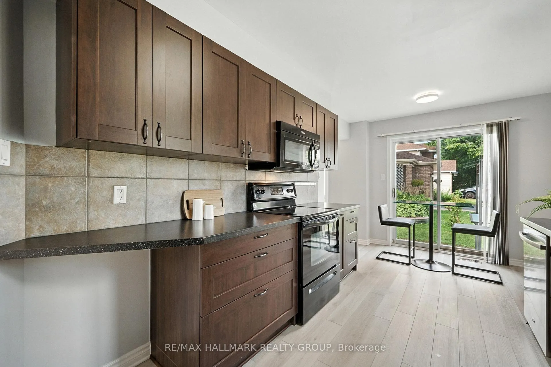 Photo 15 of 55 Fair Oaks Crescent, Ottawa, Craig Henry/Woodvale — HOMEH