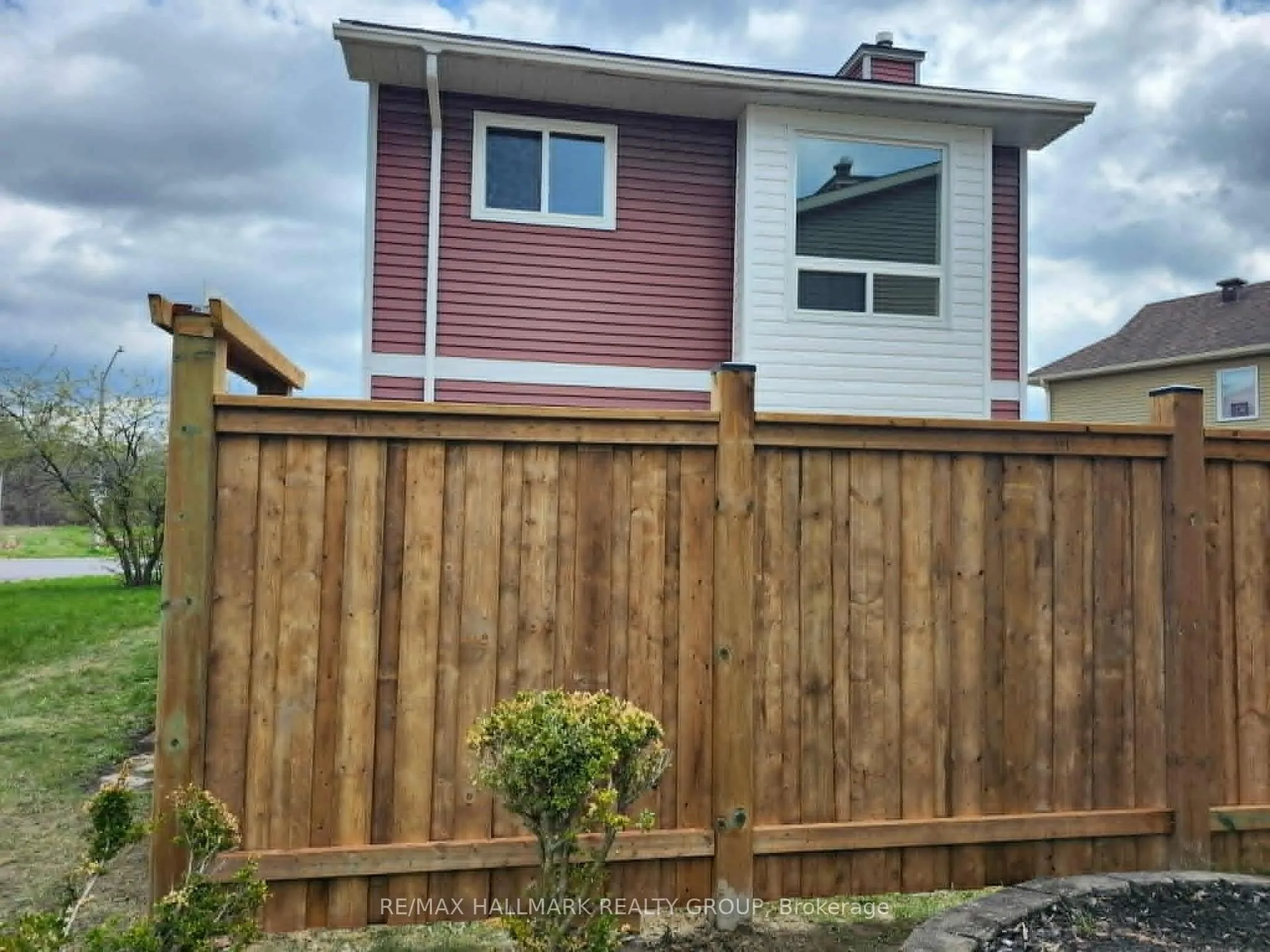 Photo 31 of 55 Fair Oaks Crescent, Ottawa, Craig Henry/Woodvale — HOMEH