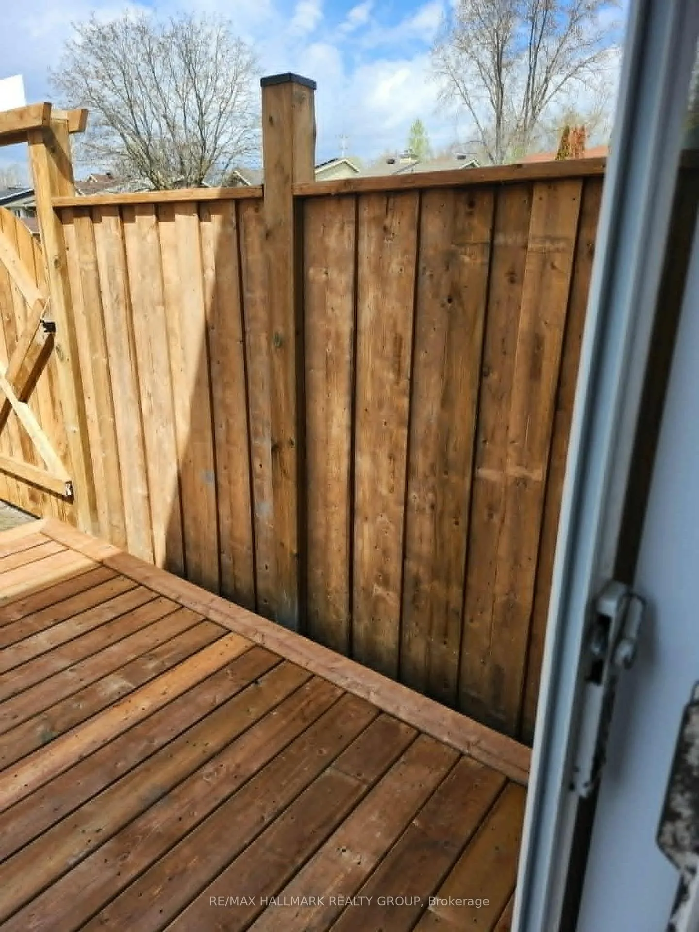 Photo 33 of 55 Fair Oaks Crescent, Ottawa, Craig Henry/Woodvale — HOMEH