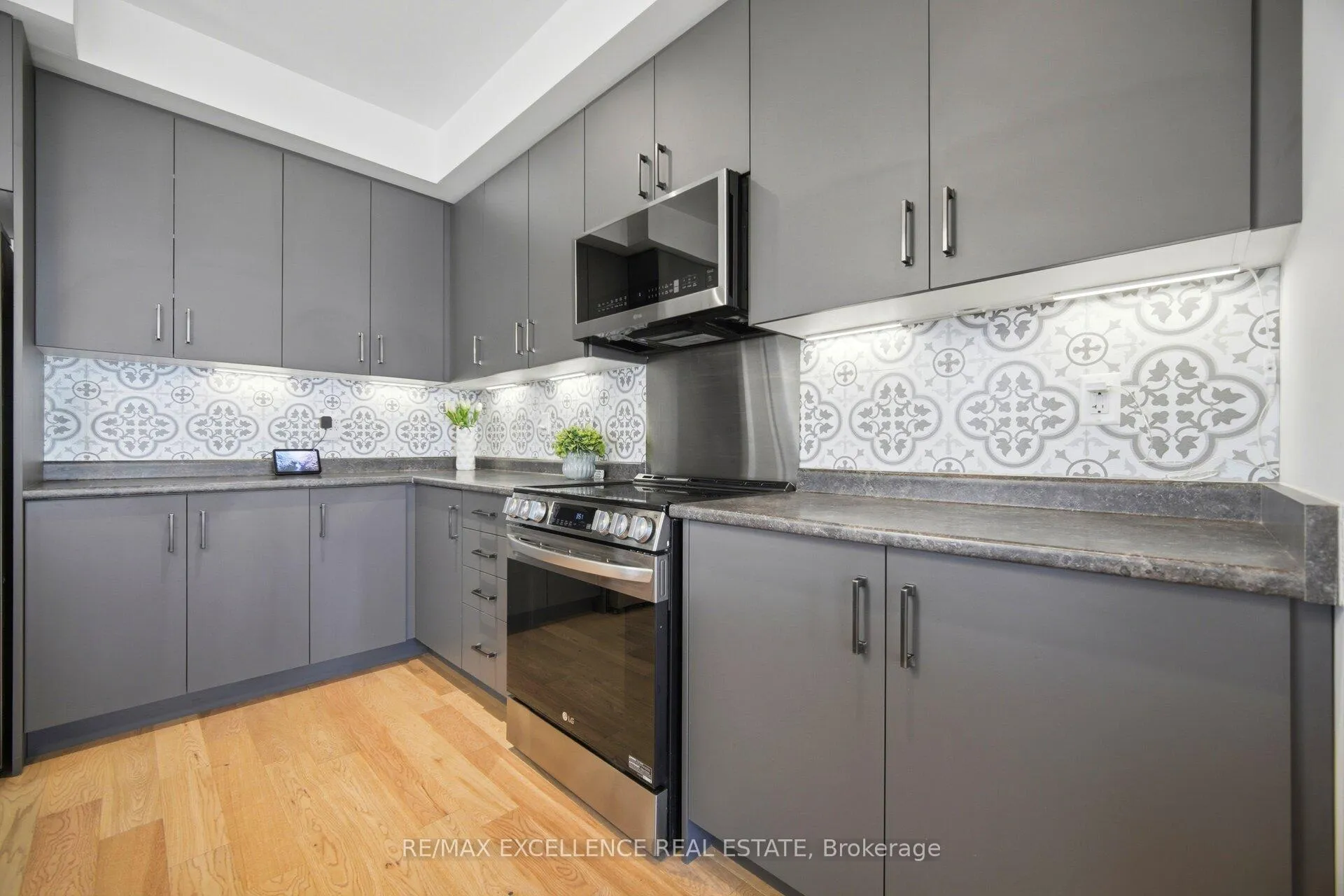 Photo 21 of 12 Selection Heights, Thorold, Rolling Meadows — HOMEH