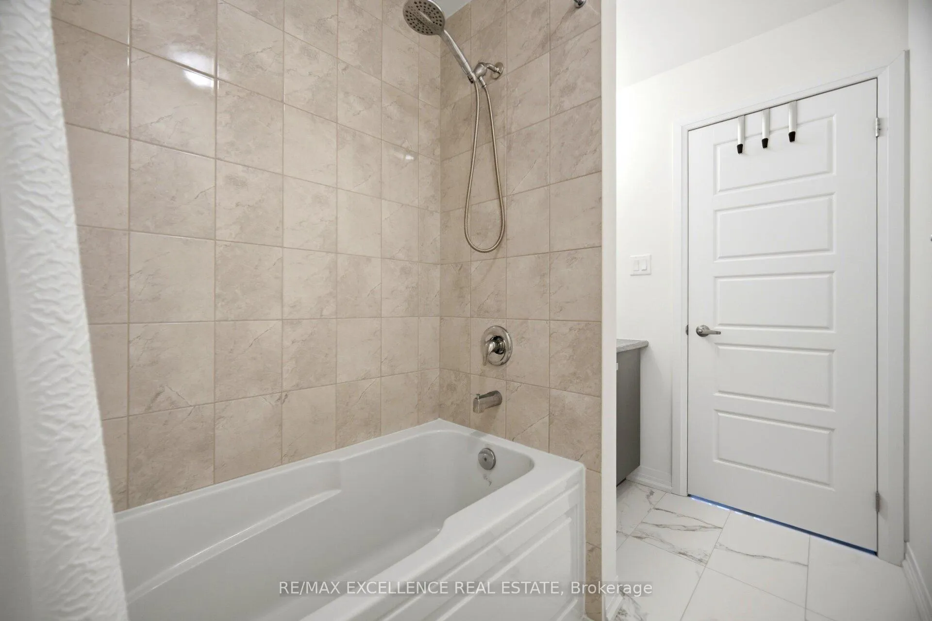 Photo 47 of 12 Selection Heights, Thorold, Rolling Meadows — HOMEH