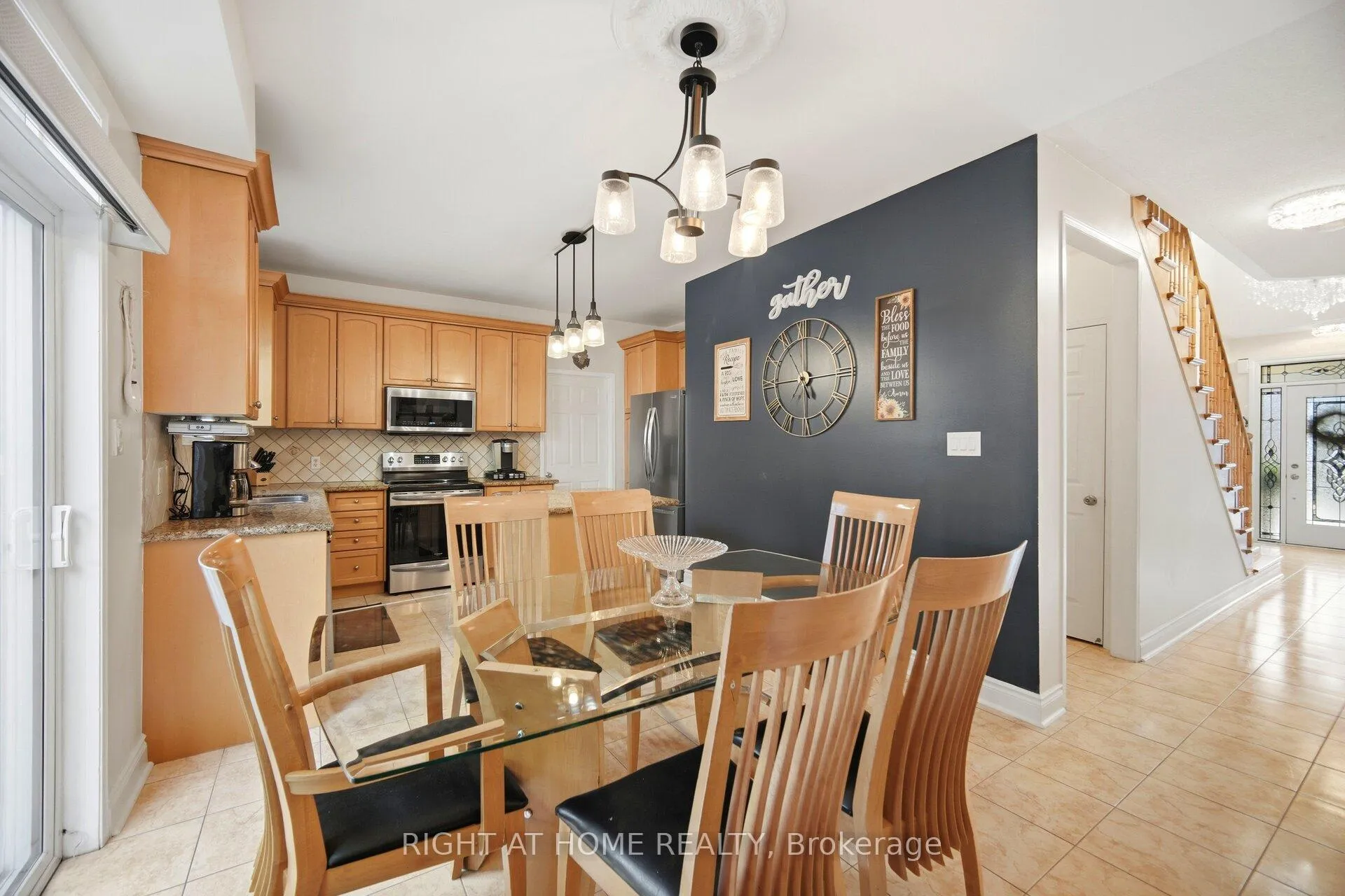 Photo 14 of 1021 Hemstreet Crescent, Milton, Clarke — HOMEH